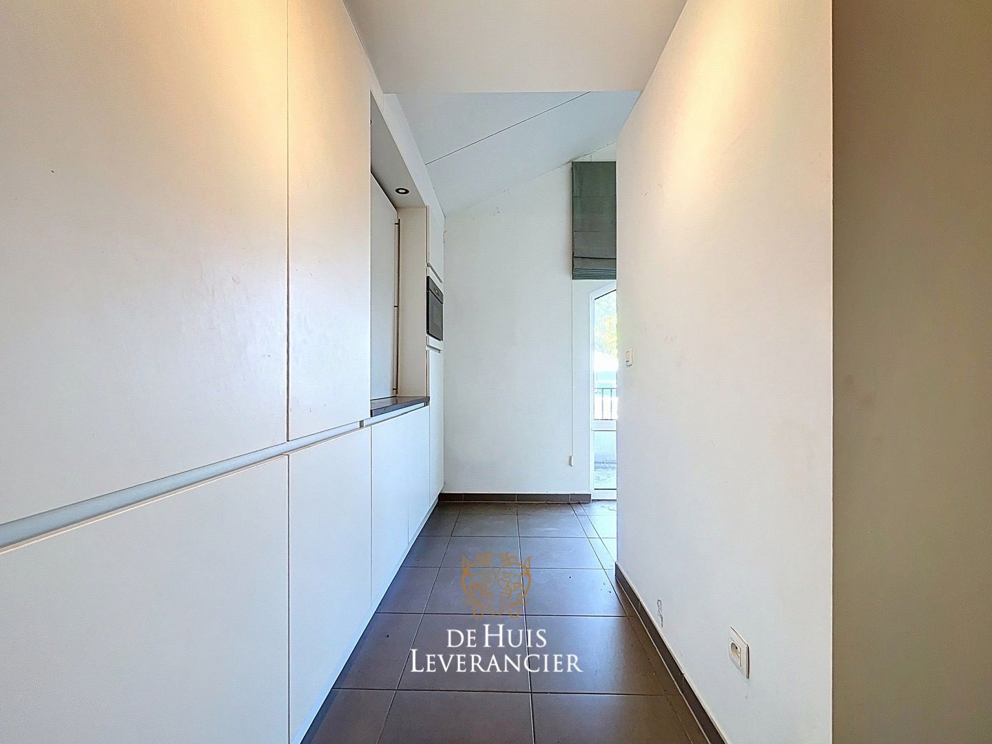 Luxueuze serviceflat met 1 slk en ruim terras foto 14