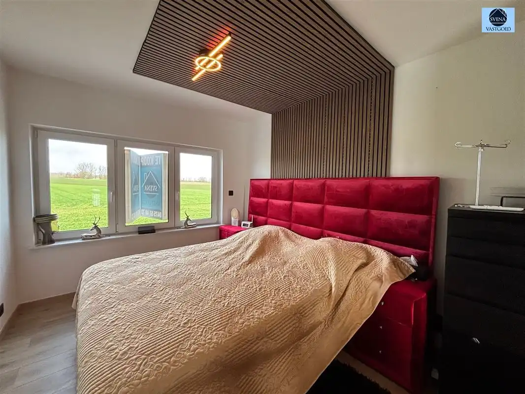 GERENOVEERDE HOB MET GROTE TUIN EN 2 GARAGES foto 9