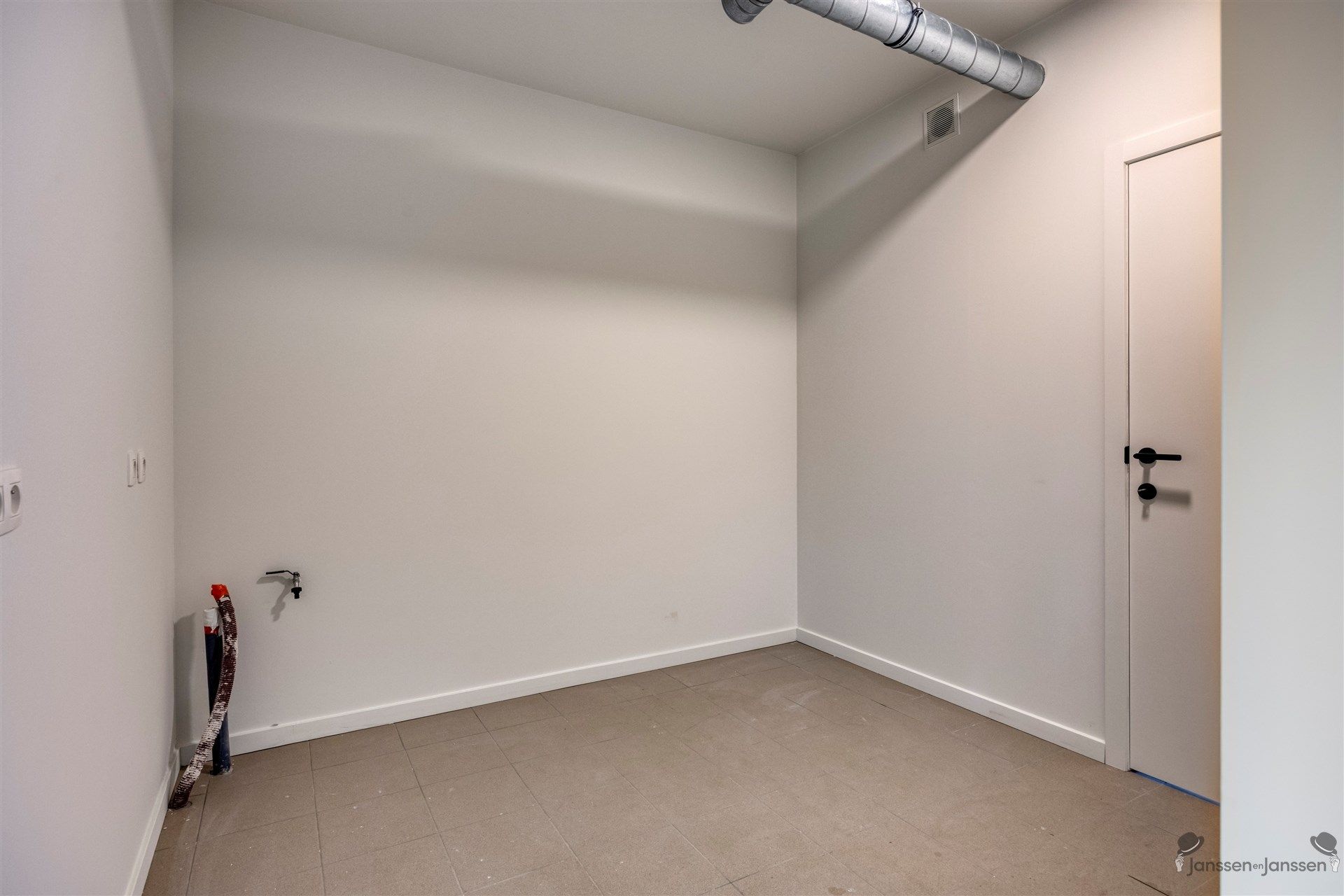 Stijlvolle en energiezuinige woning op een perceel van 6a33ca  foto 8