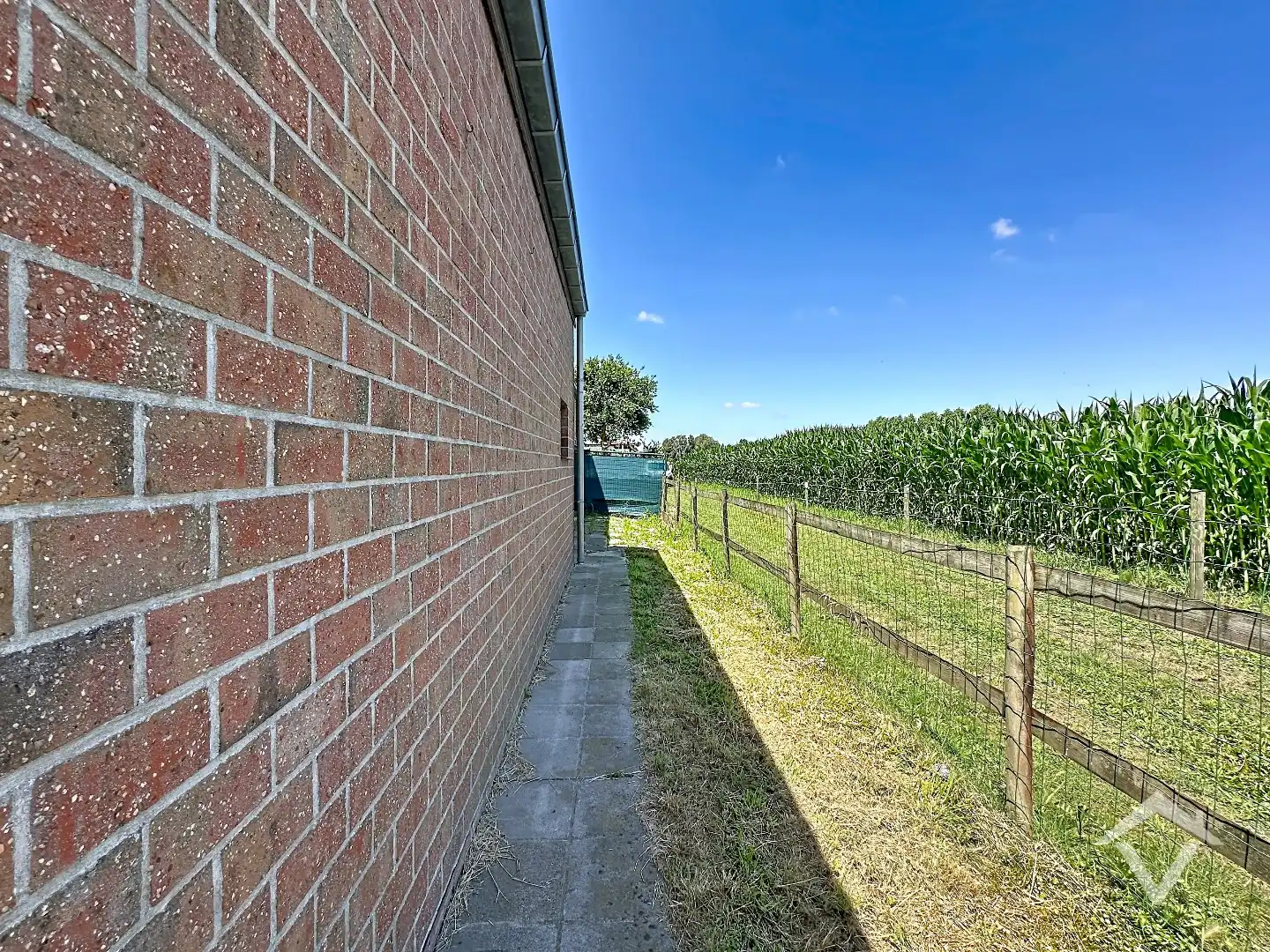Te renoveren halfopen bebouwing op landelijke ligging in Koekelare foto 19