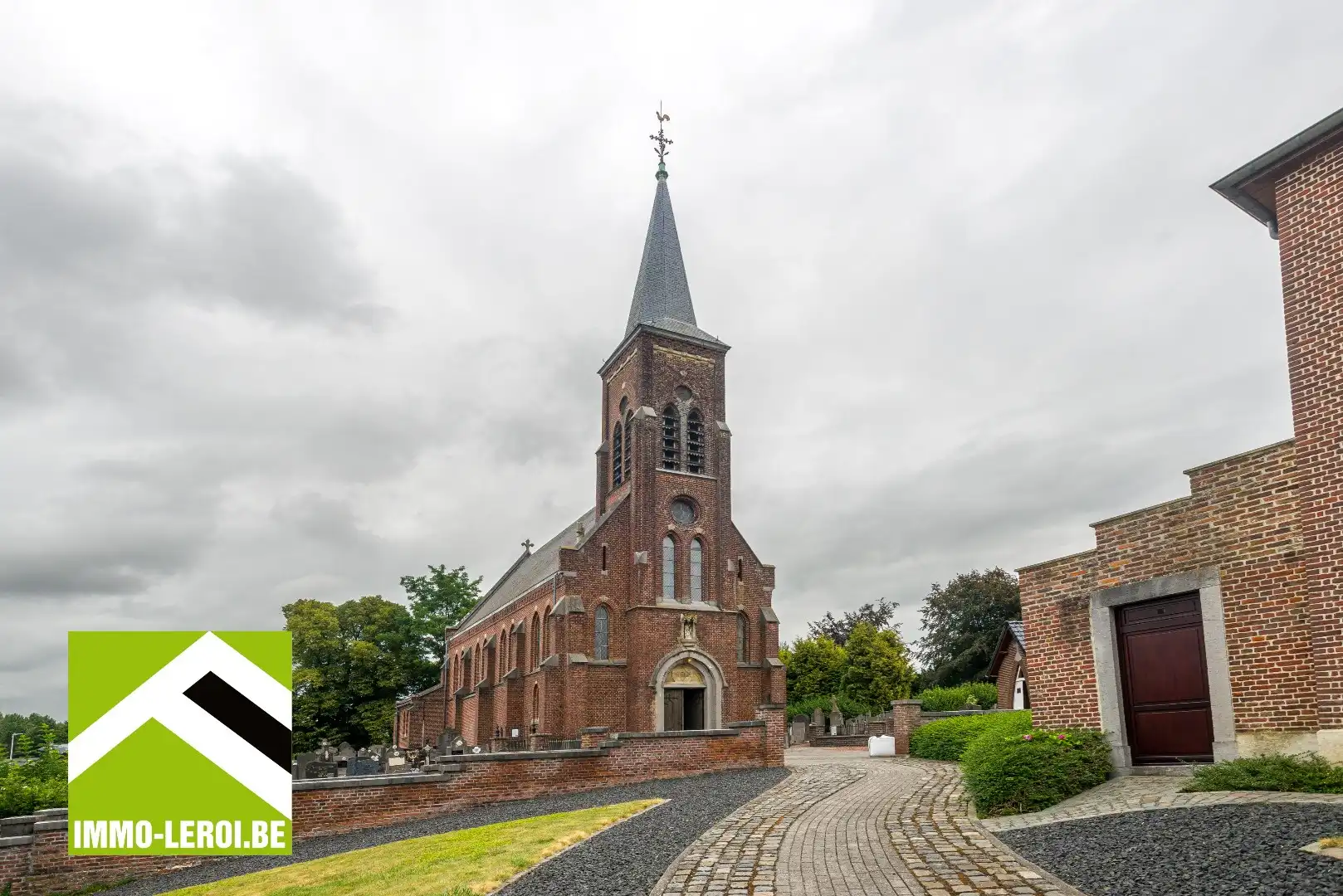 Hoofdfoto van de publicatie: Landelijk gelegen kerk van Klein-Gelmen (Heers)