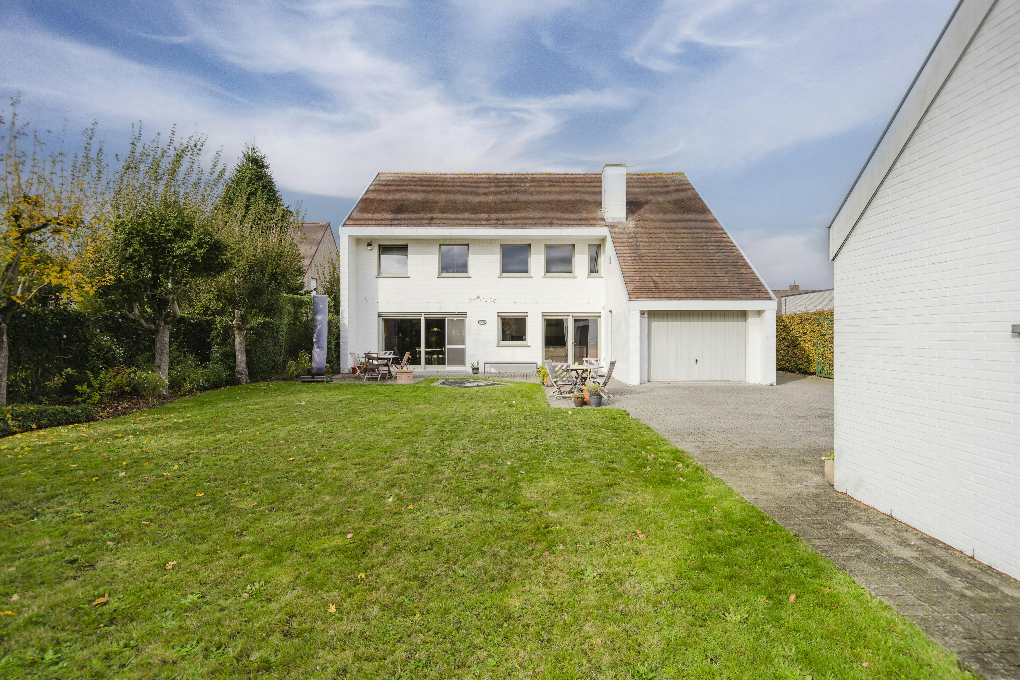 Ruime, gerenoveerde villa op 1327 m² met zuidgerichte tuin in rustige villawijk foto 26