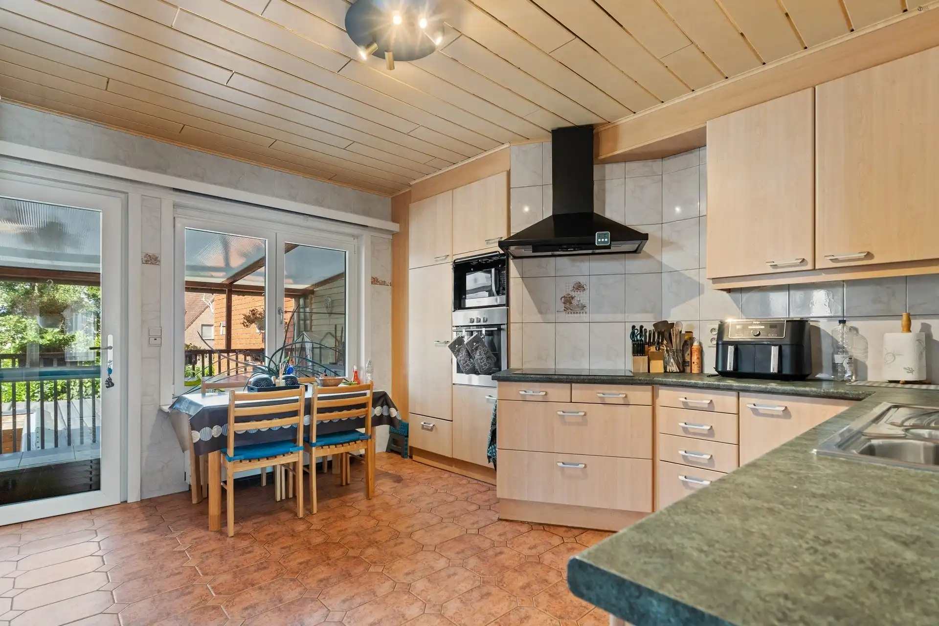 instapklare woning met heel wat mogelijkheden foto 9
