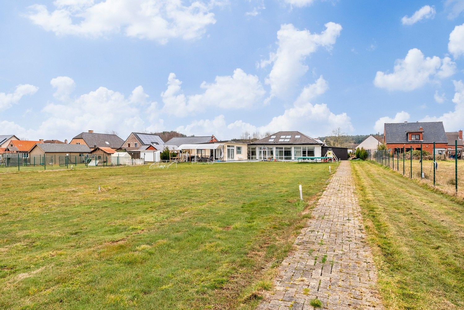 Laagbouwvilla op een zeer ruim perceel (43 are) foto 46