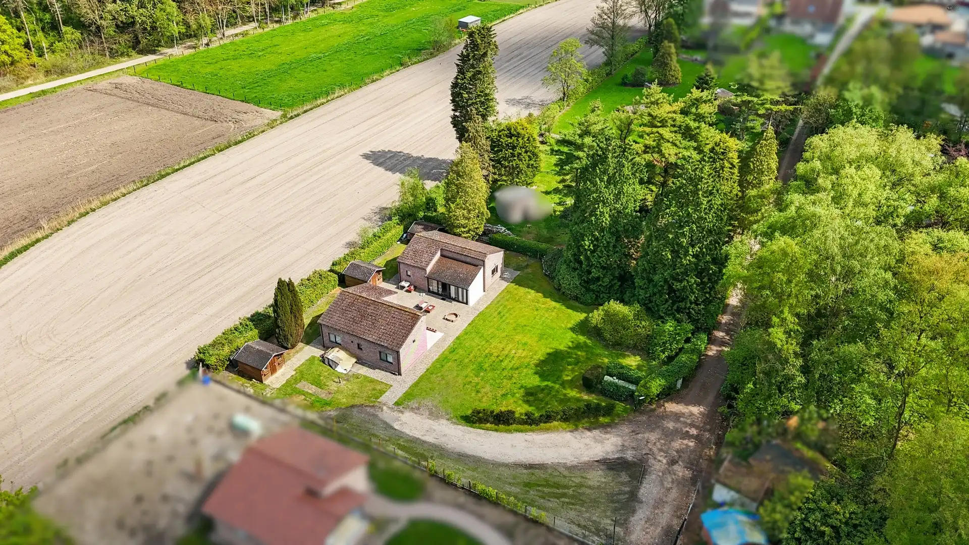 2 unieke en rustig gelegen vakantiewoningen foto {{pictureIndex}}