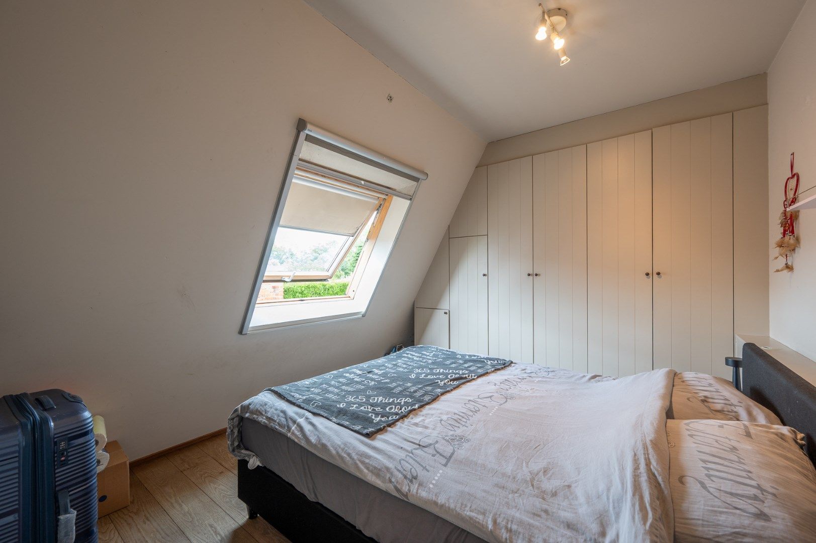 Appartement met 2 slaapkamers, terras en staanplaats. foto 4