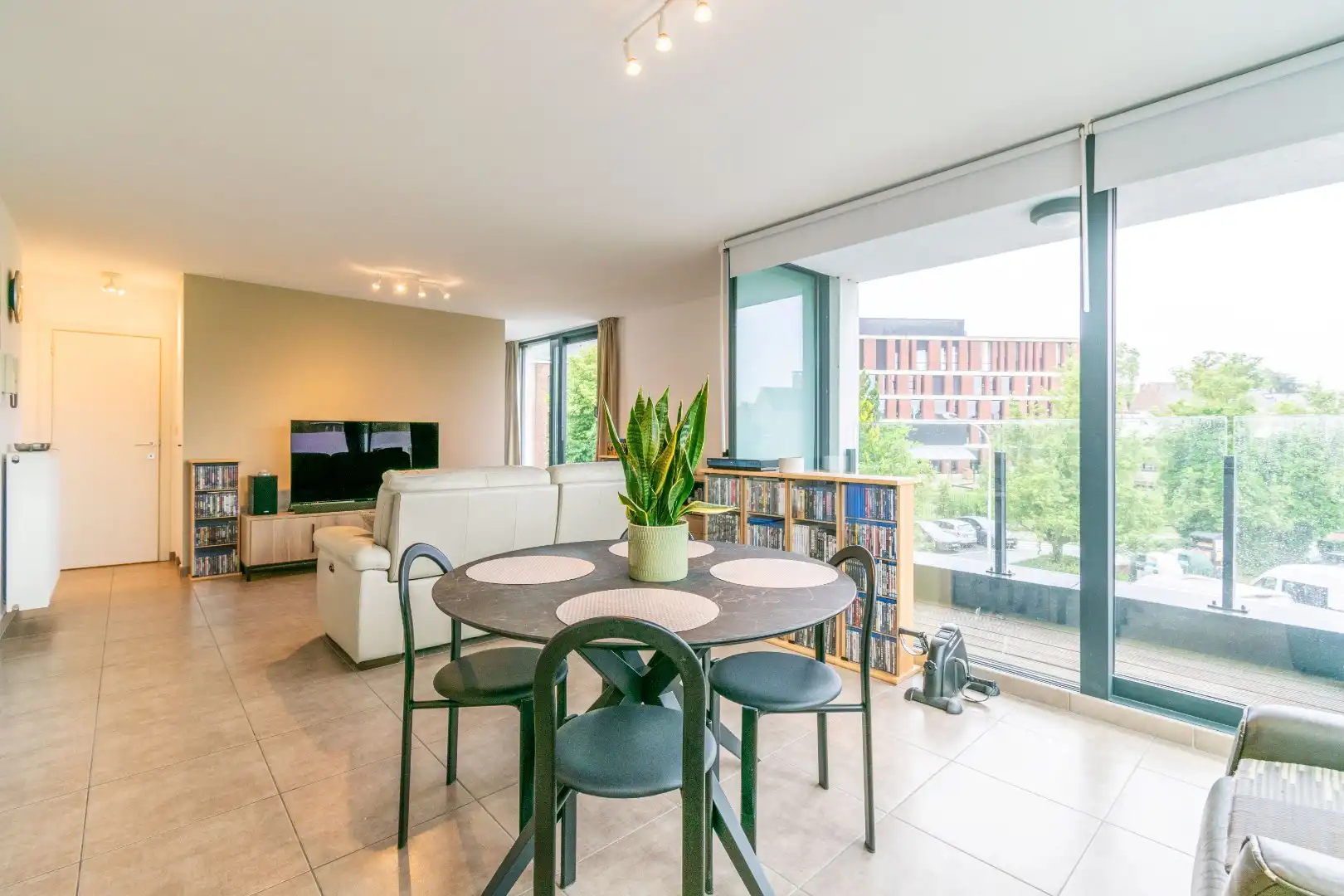 Een aangenaam, recent appartement te Halle! foto 5