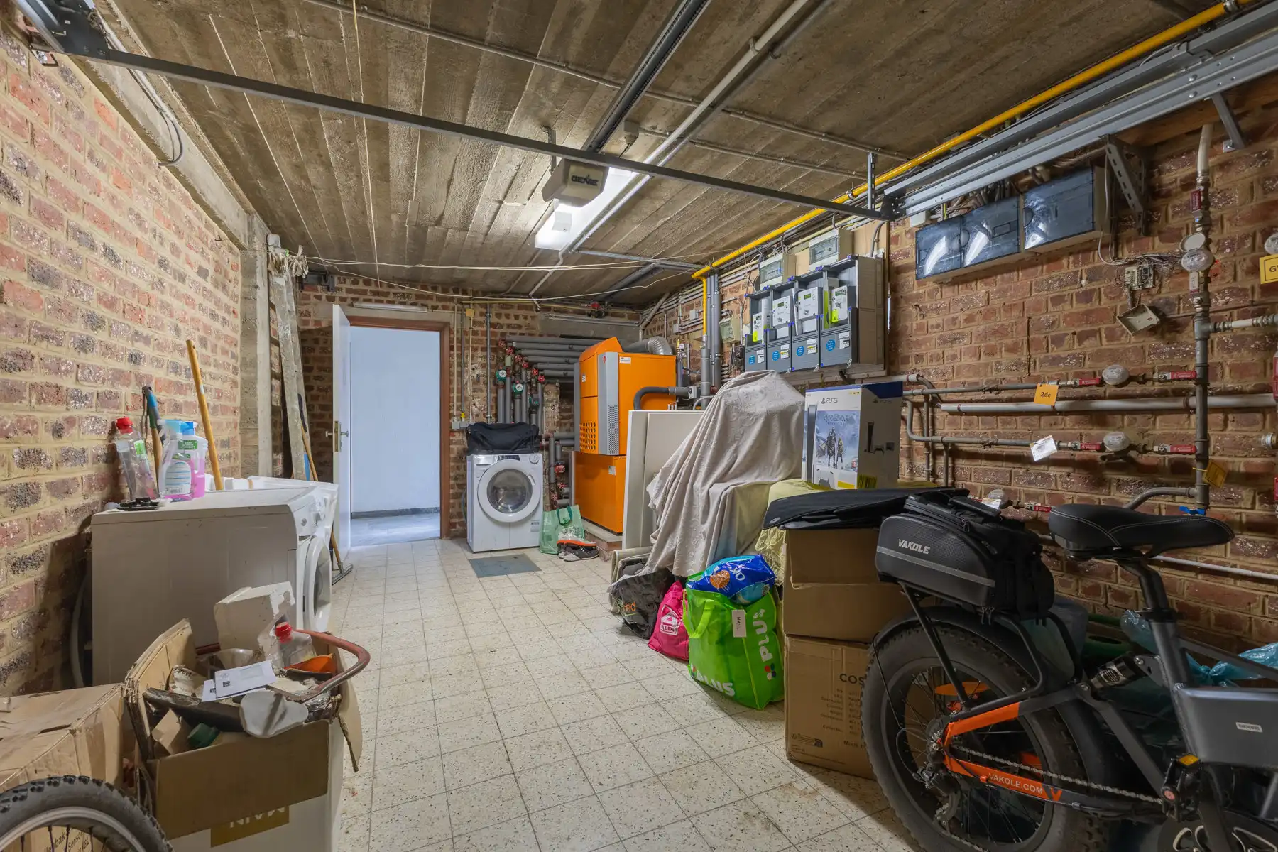 Opbrengsteigendom met 4 wooneenheden en 2 garages foto 28