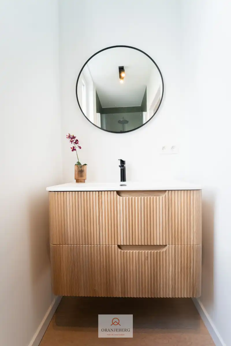 Lichtrijke gerenoveerde woning foto 10