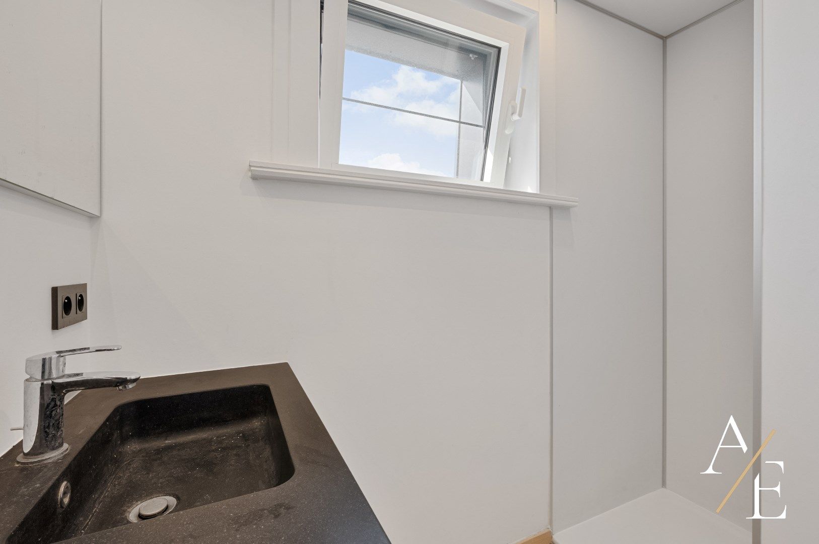 GAVERE - Gerenoveerd appartement/terras/berging/autostaanplaats! foto 7