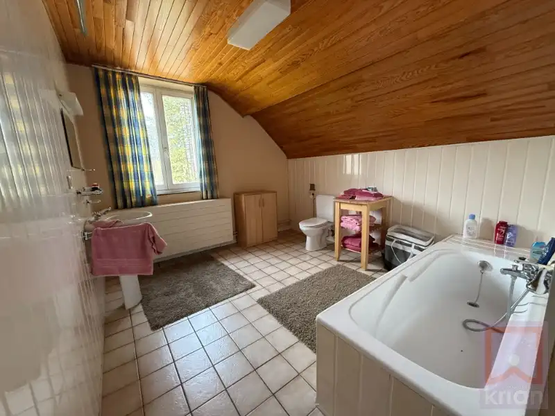 Ruime woning in groene villawijk! foto 14