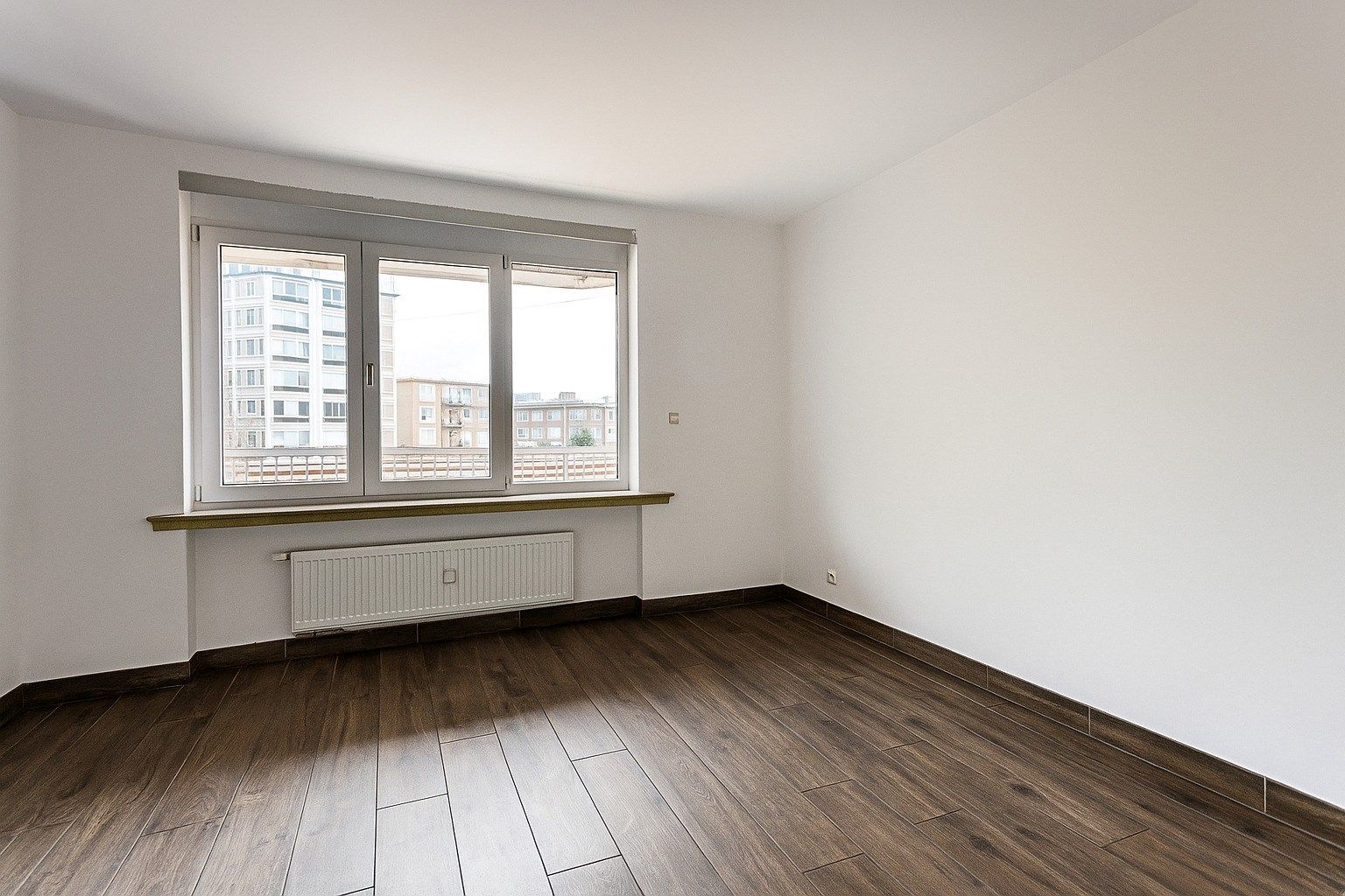 Instapklaar 3-slaapkamer appartement met terras! foto 5