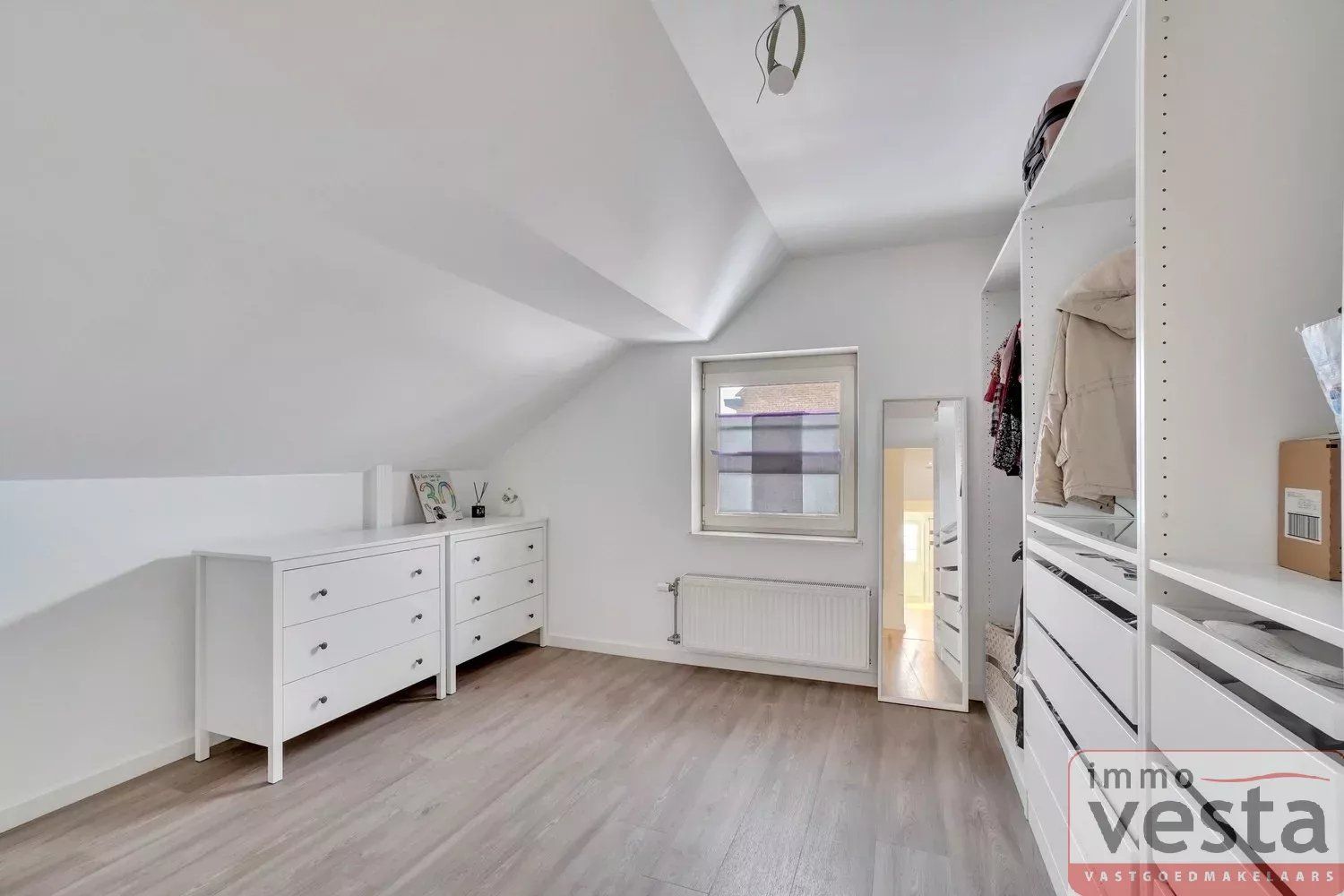 Ruime, gerenoveerde woning op een goede locatie foto 22
