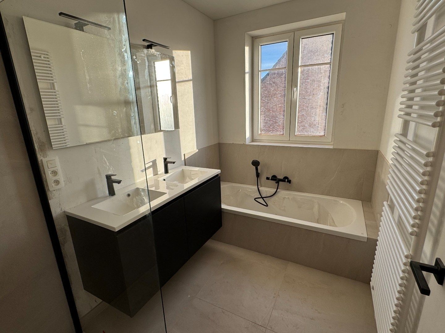 Knap afgewerkte, energiezuinige woning op sublieme locatie centrum Waregem! Kijkwoning! foto 5