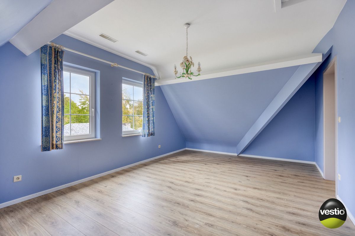 RUSTIG GELEGEN RUIME VILLA MET 5 SLK OP RIANT PERCEEL VAN 18A61CA IN STADSRAND TONGEREN. foto 35