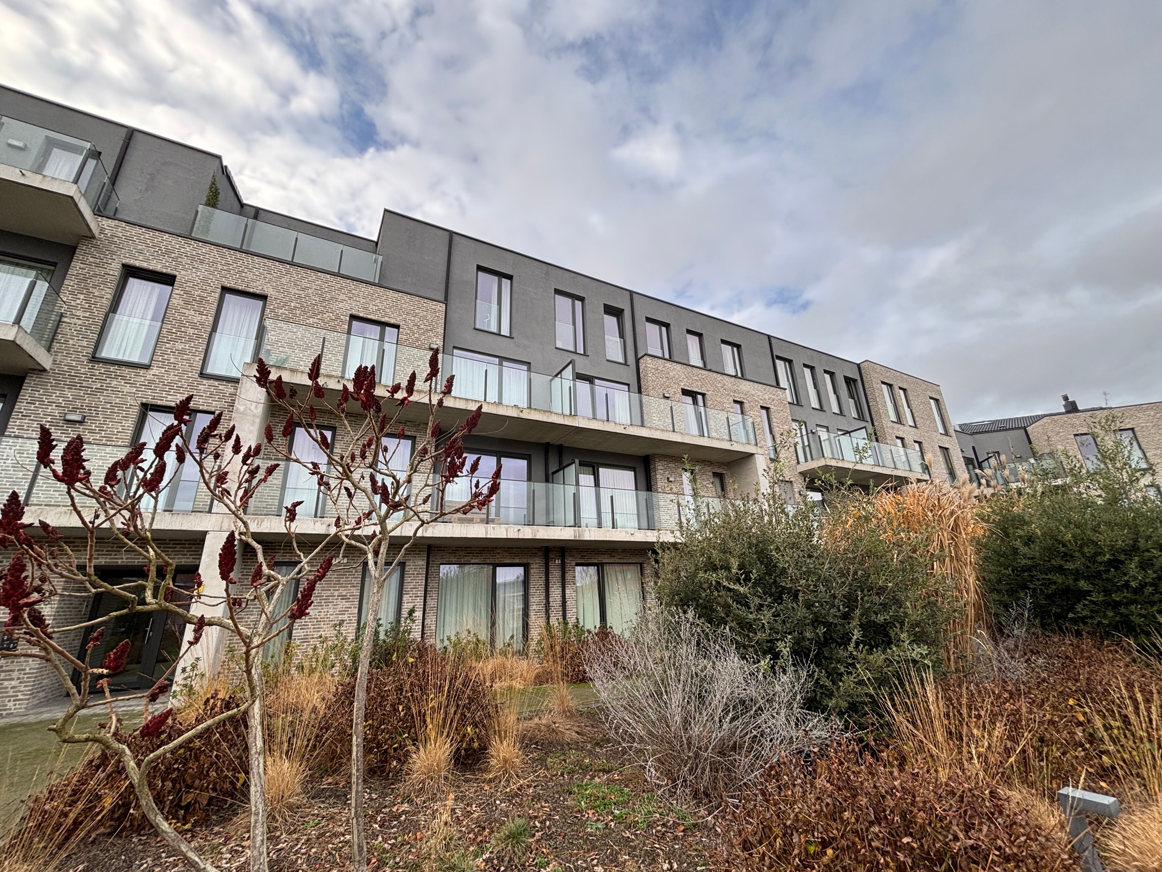 Te huur – Prachtig 2-slaapkamerappartement in Strombeek-Bever (Residentie Kloosterveld) foto {{pictureIndex}}