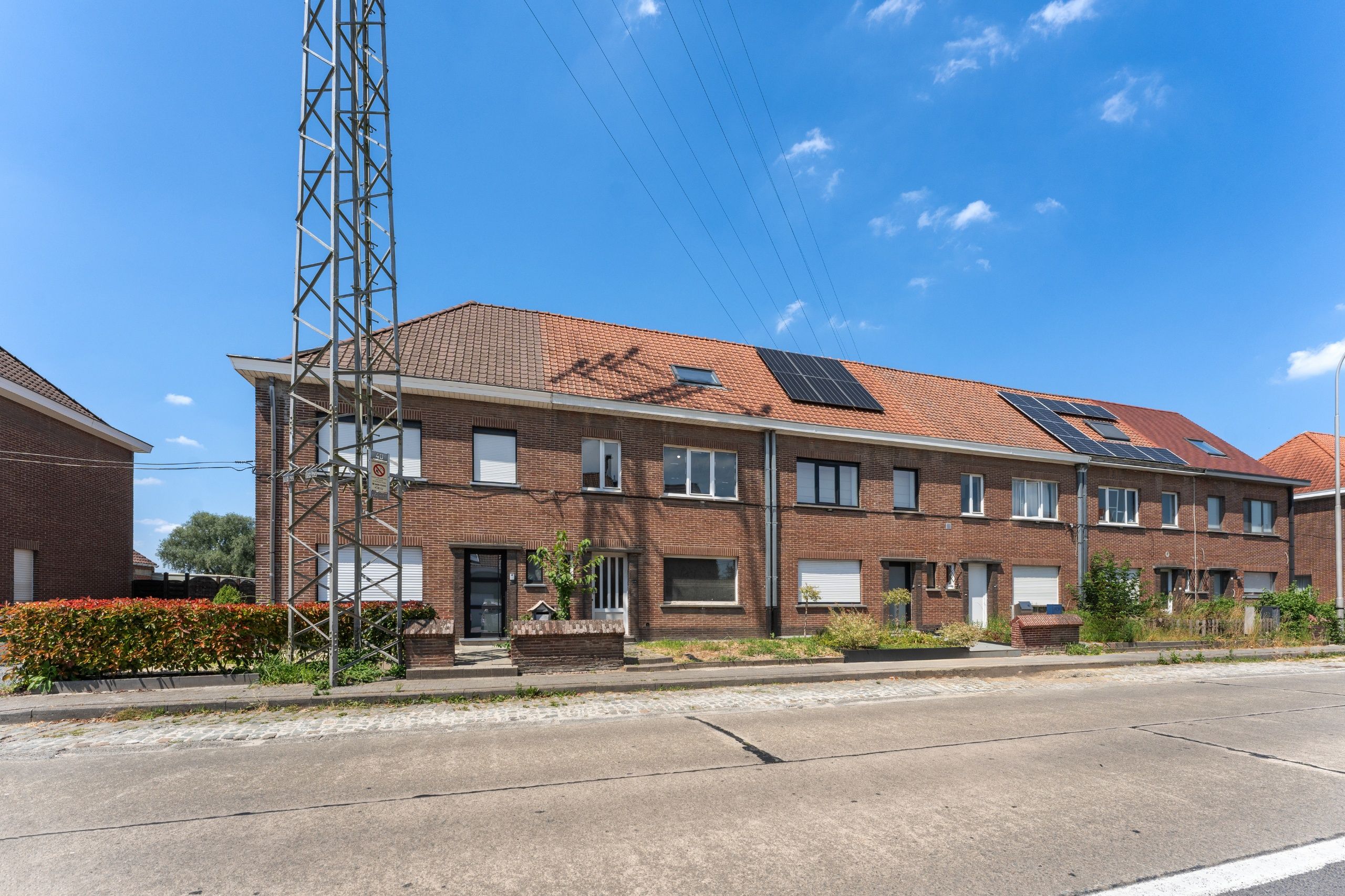 Centraal gelegen verder af te werken rijwoning op 250m2 foto 4
