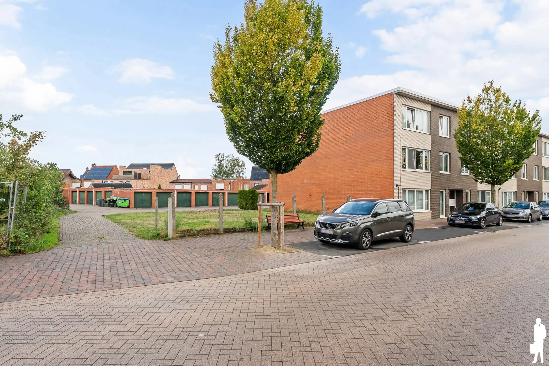 Ruim appartement van 109 m² met garage & terras foto 14