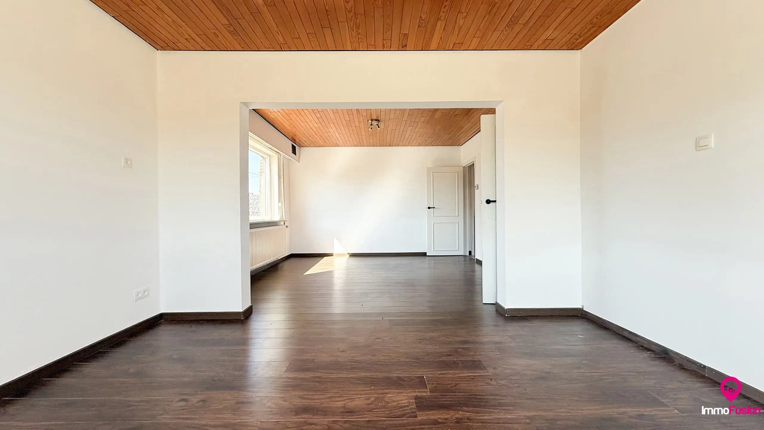 Charmante woning met 3 slaapkamers en ruime tuin! foto 4