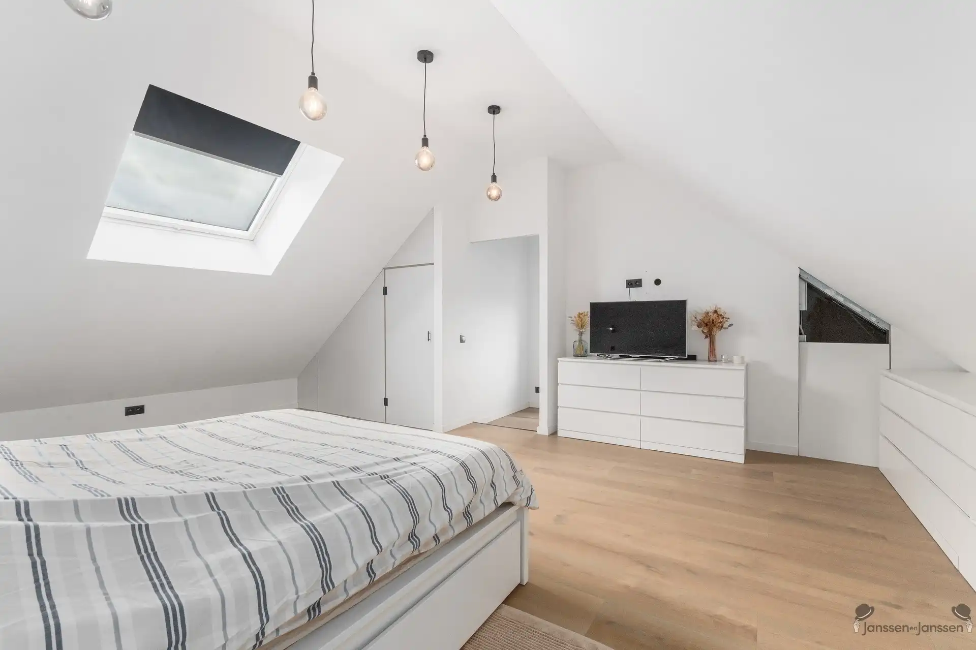 Gerenoveerde woning met 3 slaapkamers te Tessenderlo foto 17