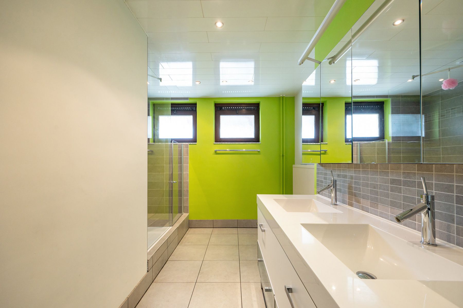 Instapklare half open bebouwing met 2 à 3 slpks en bijgebouw foto 11