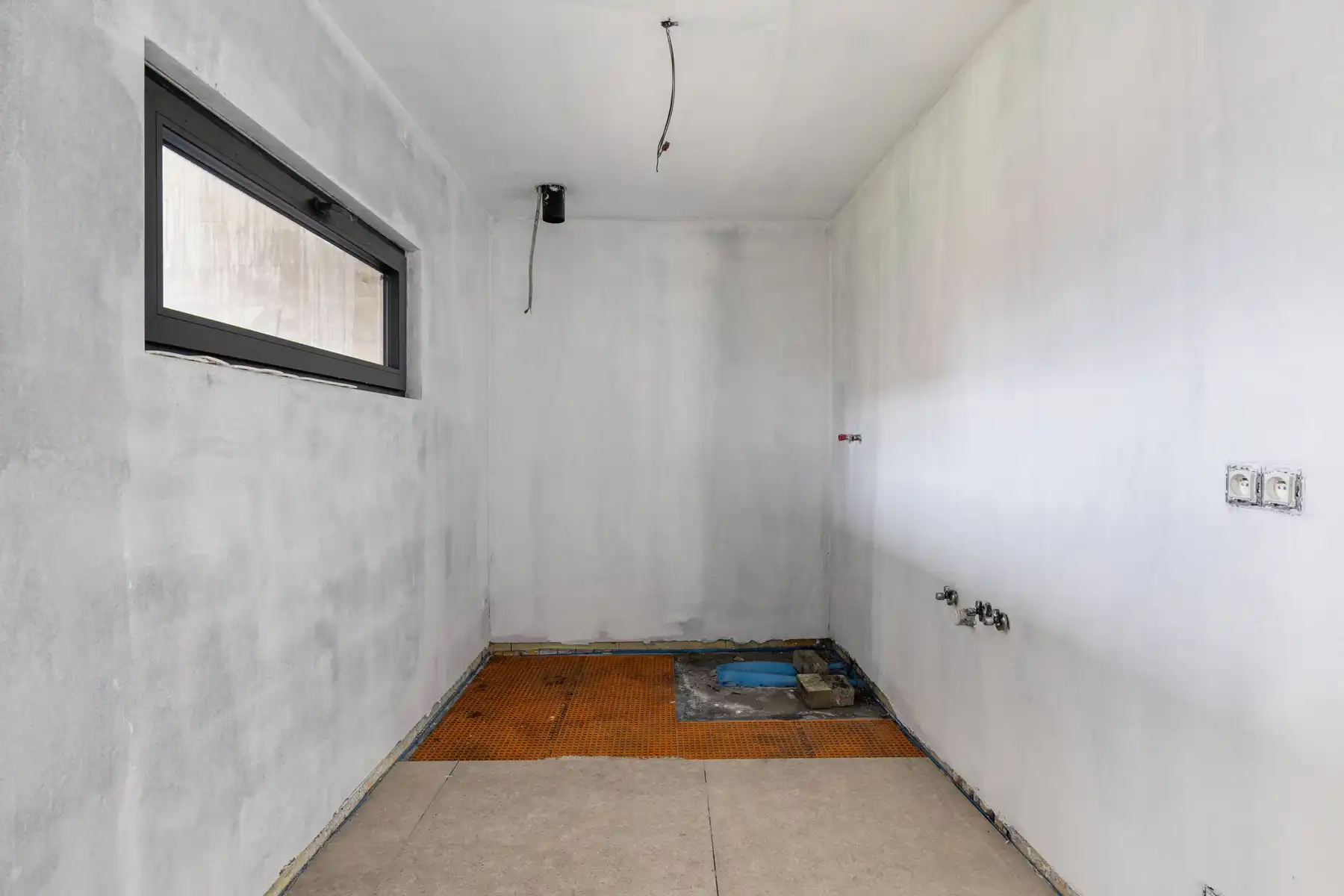 Ruime verder af te werken 2-gevel met 4 slaapkamers foto 14