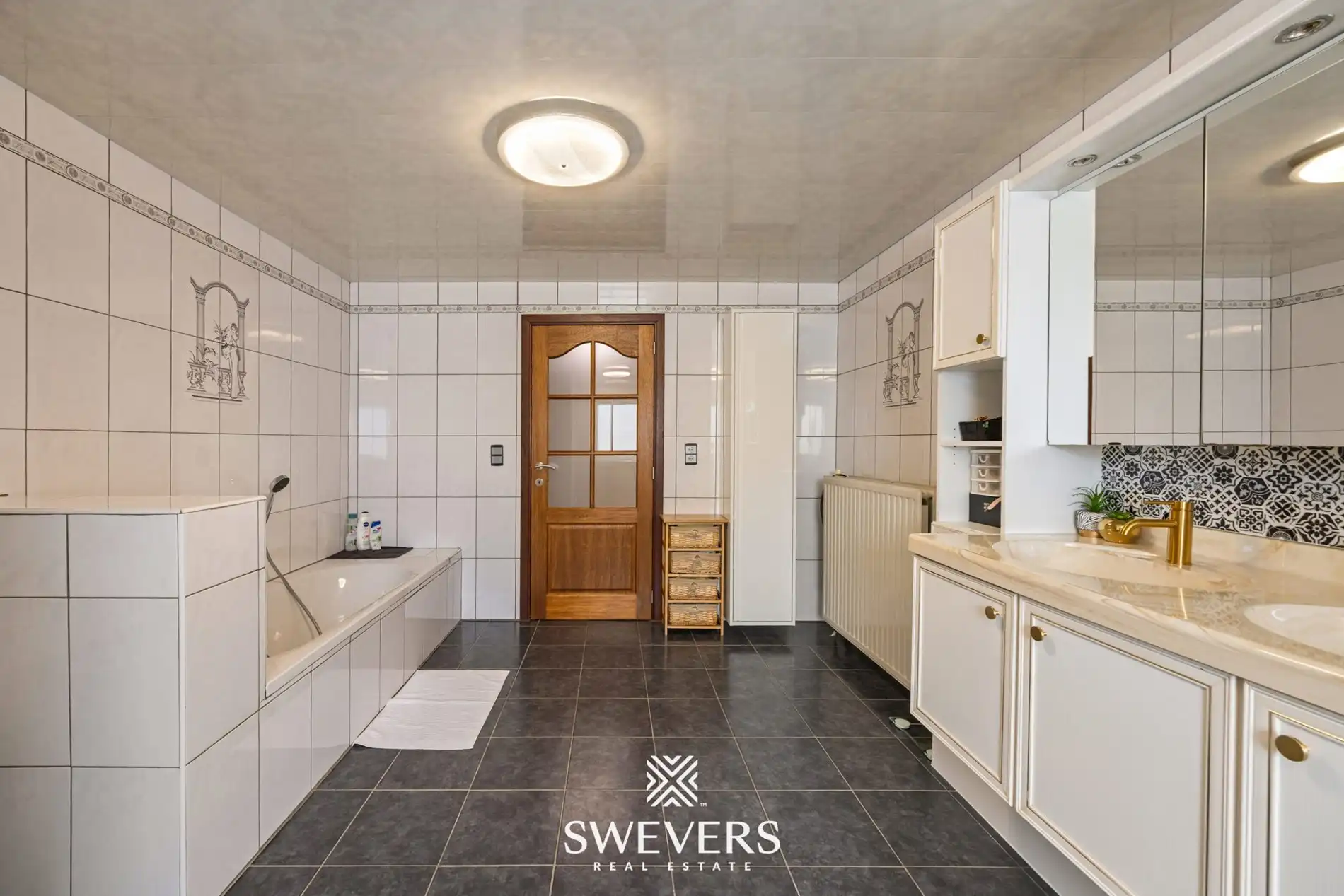 Ruime gezinswoning met vijf slaapkamers, 239 m² bewoonbare oppervlakte en zonnige tuin  foto 16