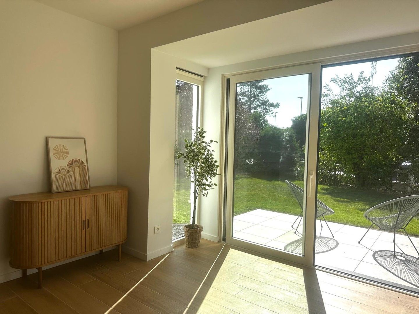Instapklare, recent gerenoveerde woning op toplocatie in Laarne foto 3