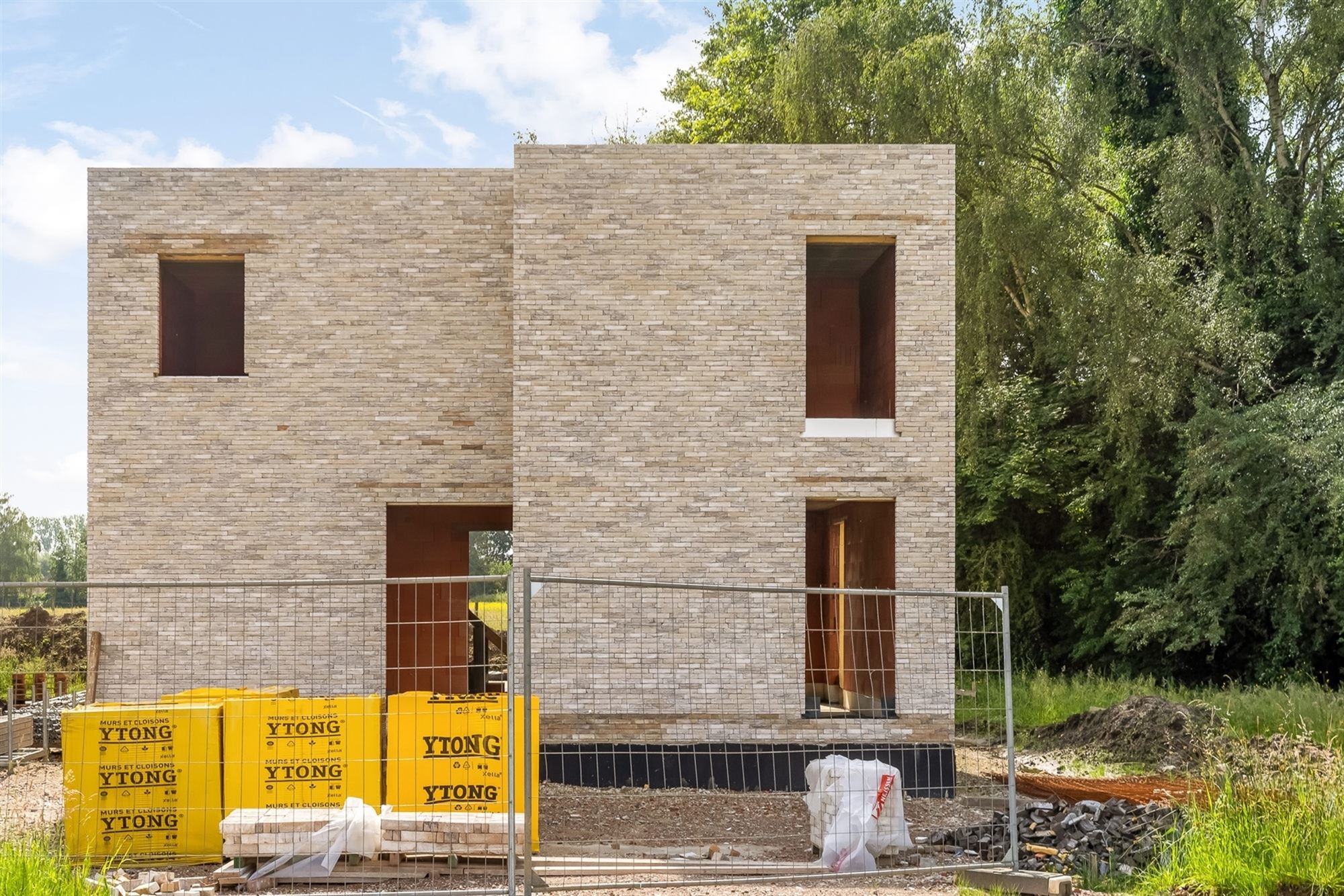 MODERNE VRIJSTAANDE NIEUWBOUWWONING OP ZEER CENTRALE DOCH RUSTIGE LIGGING NABIJ CENTRUM HASSELT foto 2