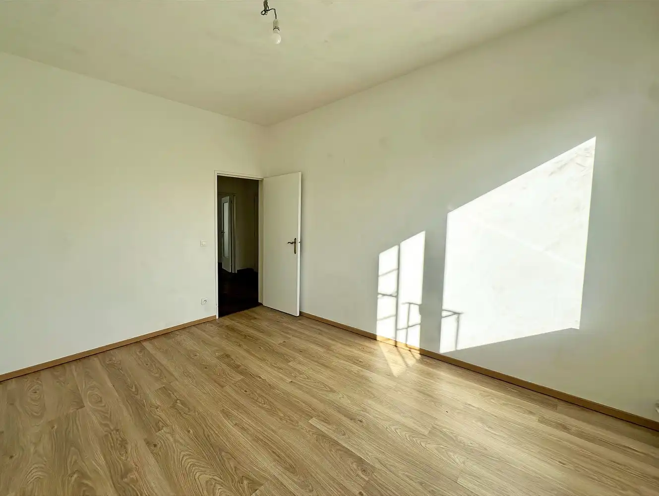 2 slaapkamer appartement te Antwerpen foto 8