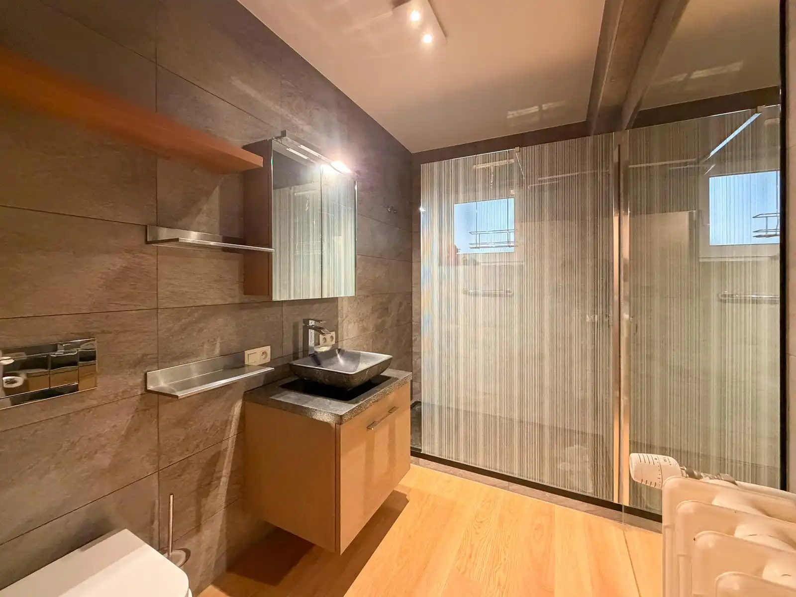 Prachtig ruim appartement met frontaal zeezicht in top-residentie foto 9