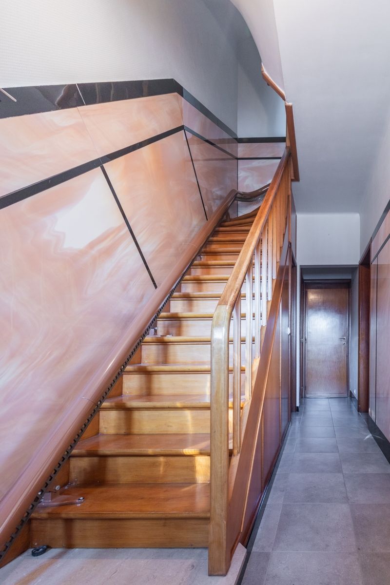 Te moderniseren halfopen bebouwing met 3 slaapkamers (5 mogelijk), garage en tuin met open zicht op weiland. foto 5