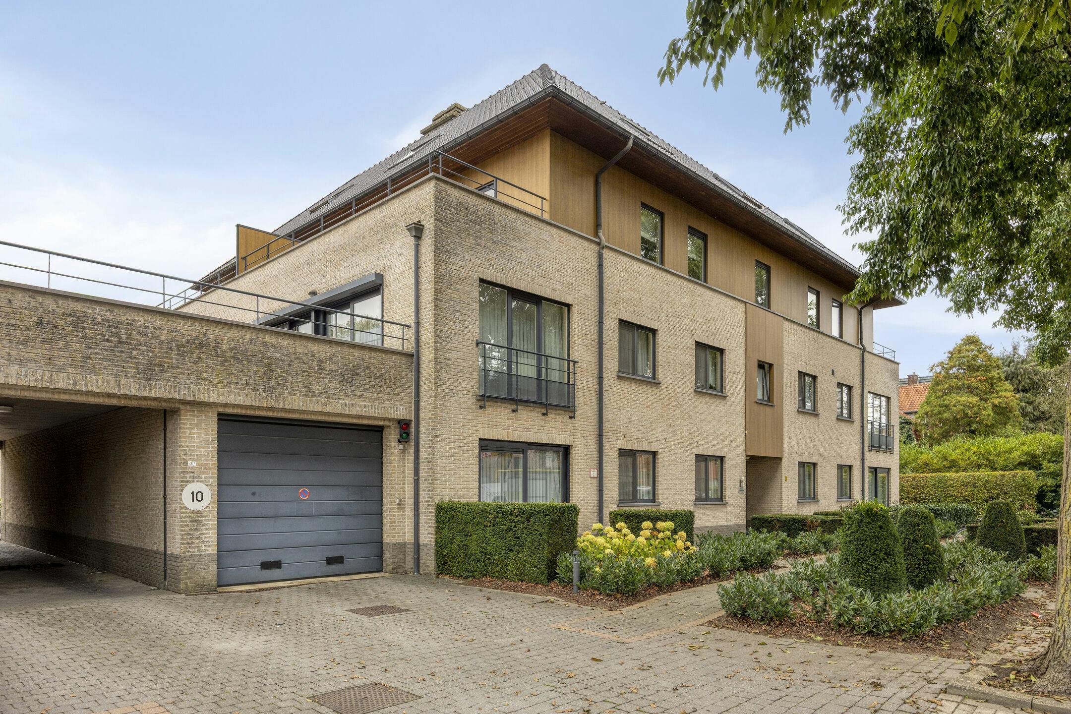 Instapklaar appartement met staanplaats en groot terras nabij centrum Diepenbeek foto 18