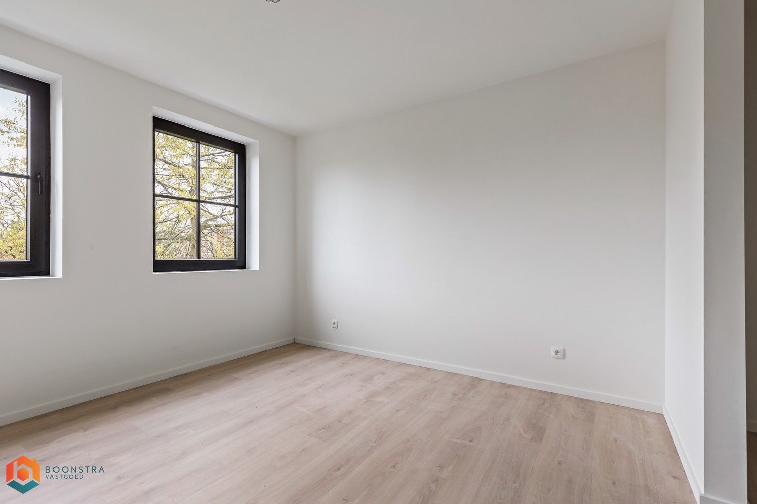 Energiezuinige nieuwbouwwoning met 4 slpkrs en tuin foto 11