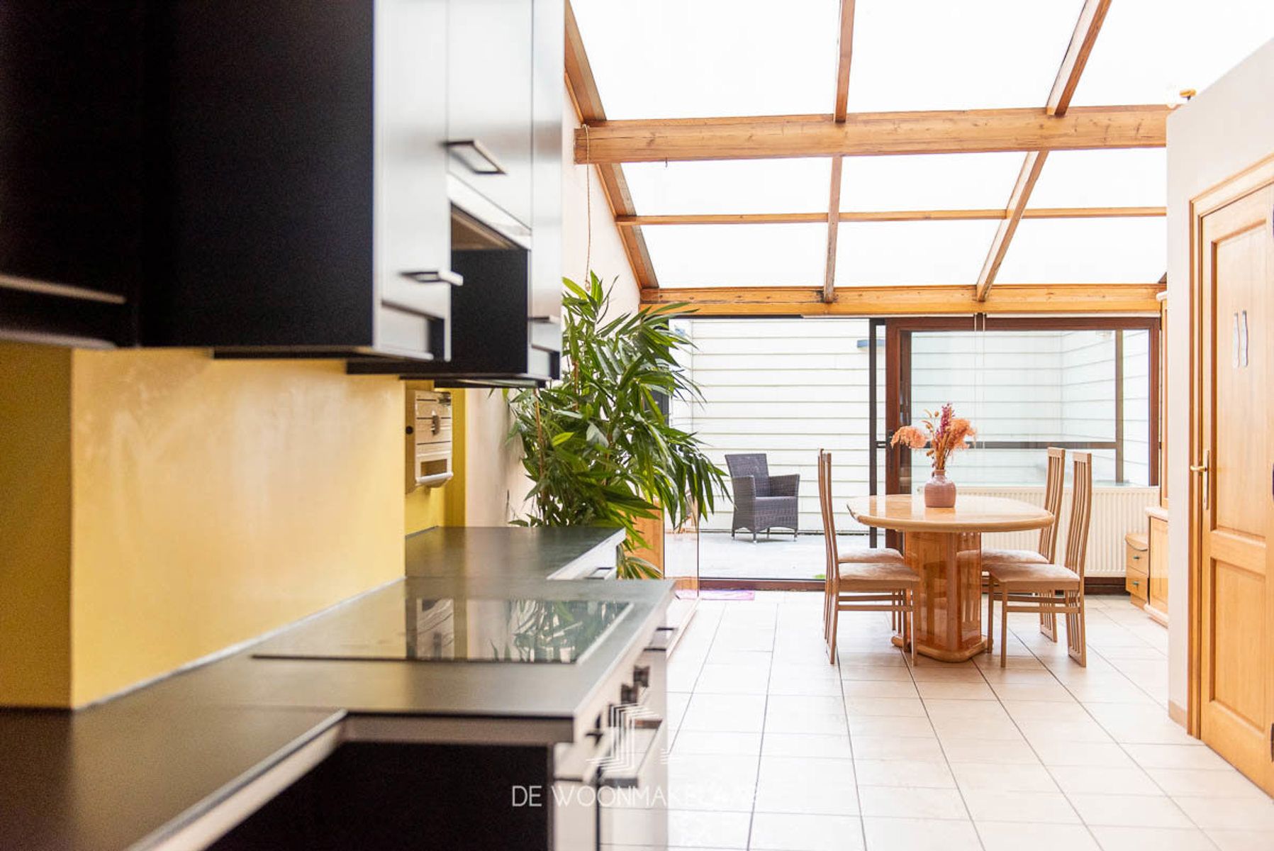 Te renoveren woning met 3 SLK's, zolder en tuin (P optioneel) foto 4