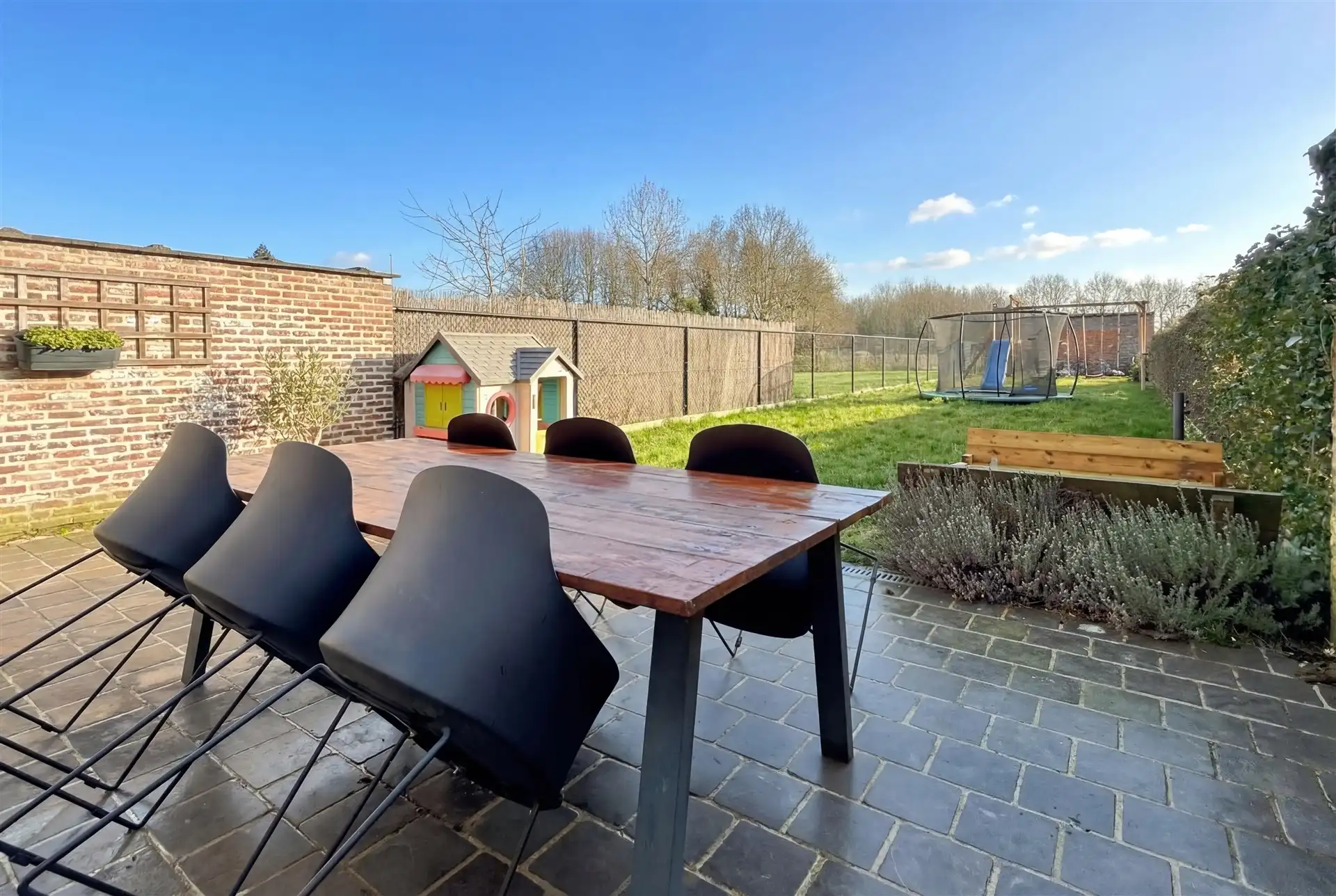 Ruime energiezuinige woning 4 slpk en tuin foto 5