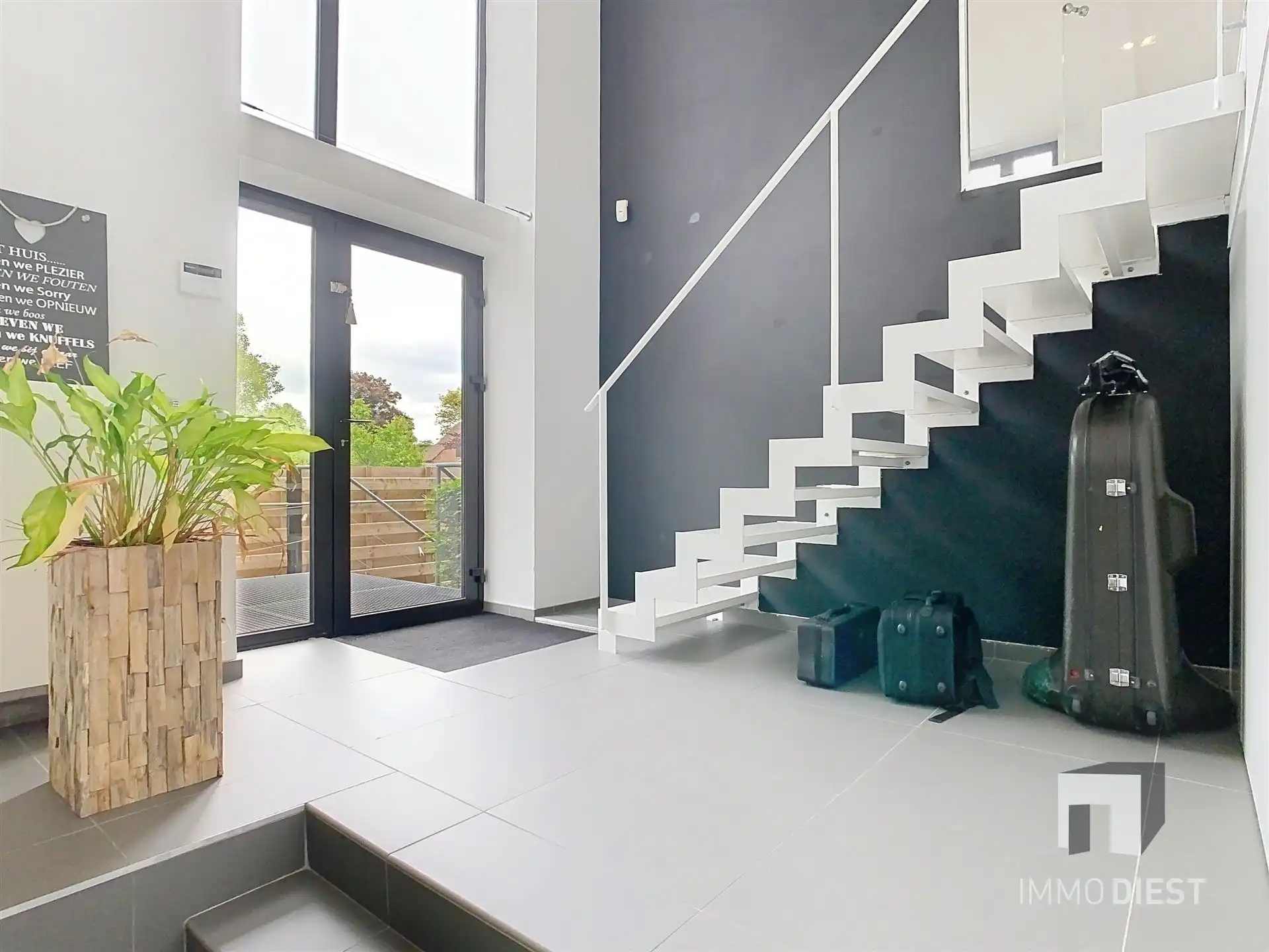 Handelspand met luxe woonst op goede locatie foto 5