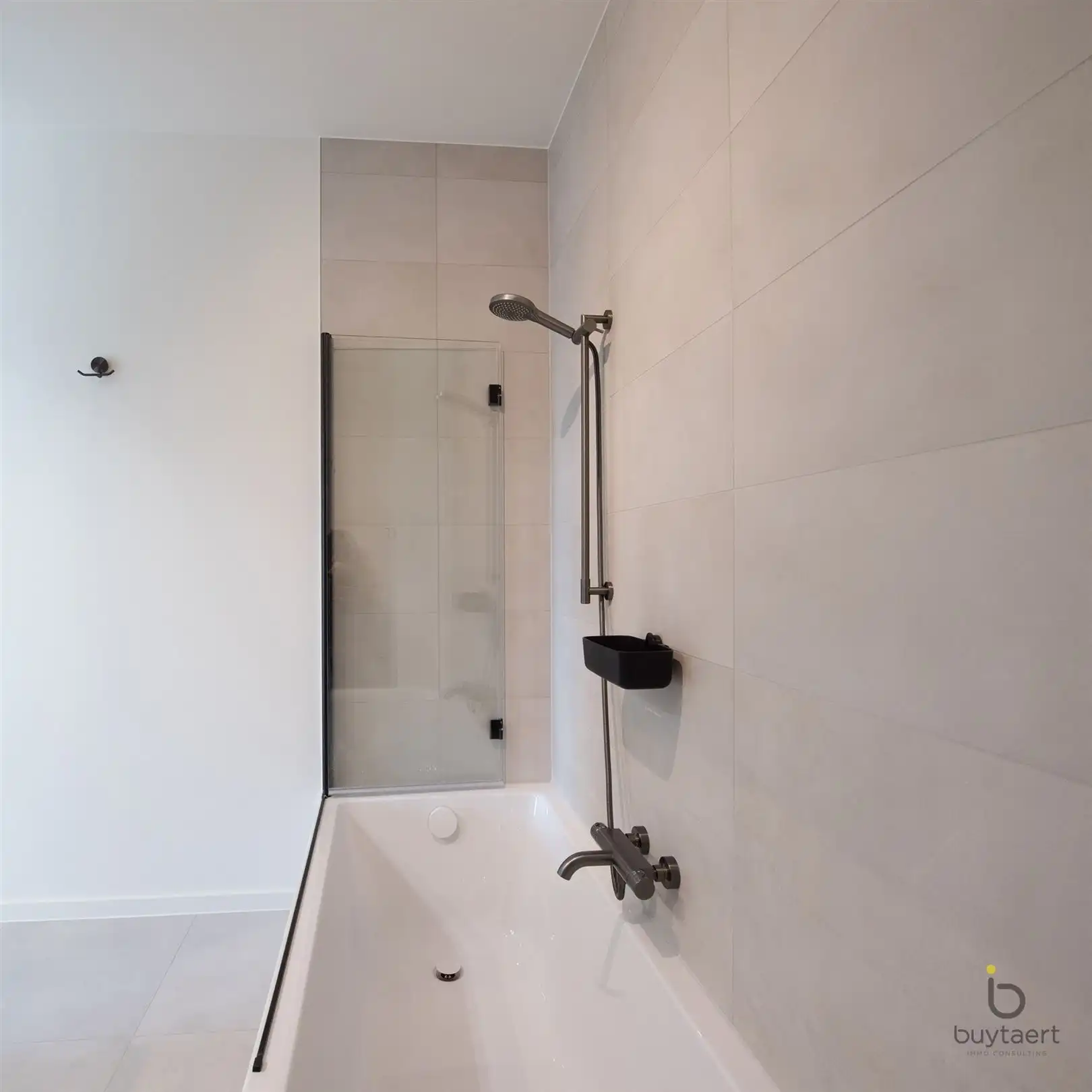 Nieuwbouw gelijkvloers appartement met twee slaapkamers, een tuin en een garage. foto 27