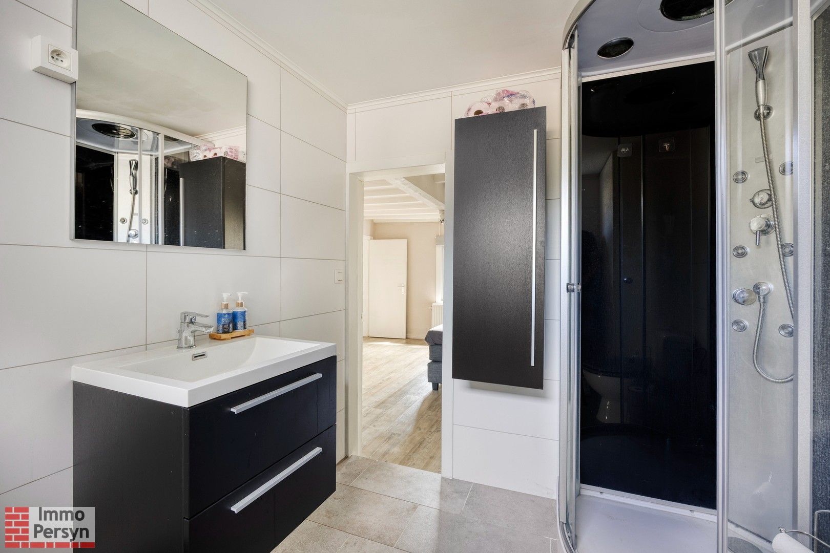 Grotendeels gerenoveerde woning met ruime tuin op 17a75ca foto 20