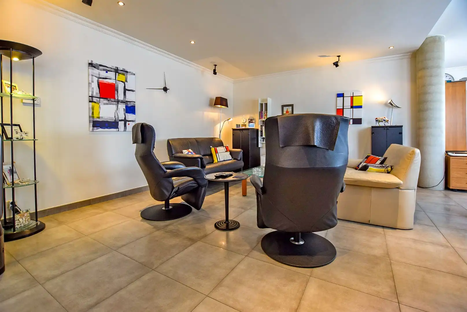 Prachtig onderhouden gelijkvloersappartement van maar liefst 175m² gelegen op 50m van het strand te Sint-Idesbald. foto 21