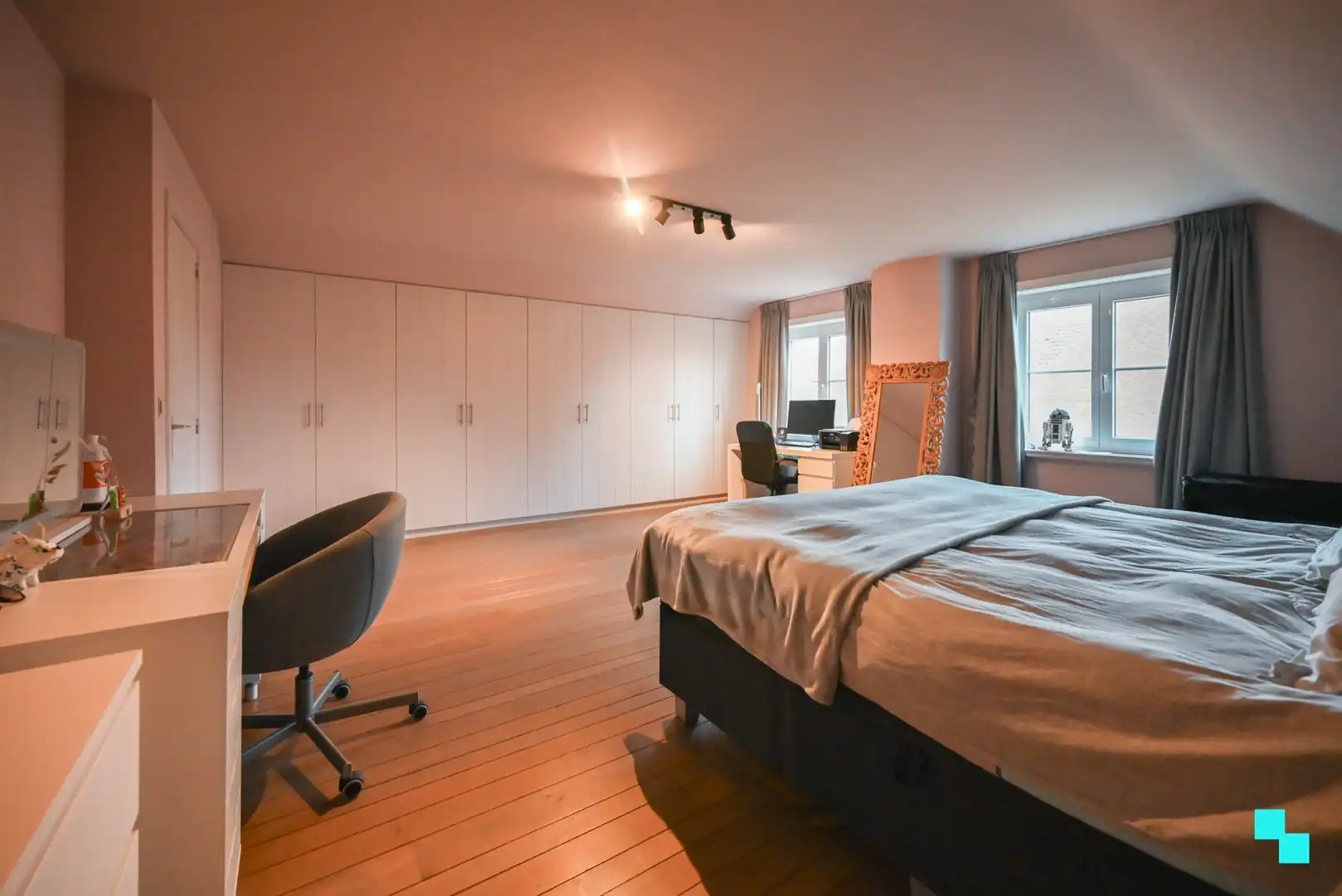 Ruime, instapklare gezinswoning met vier slaapkamers en dubbele garage, vlakbij centrum Izegem foto 28