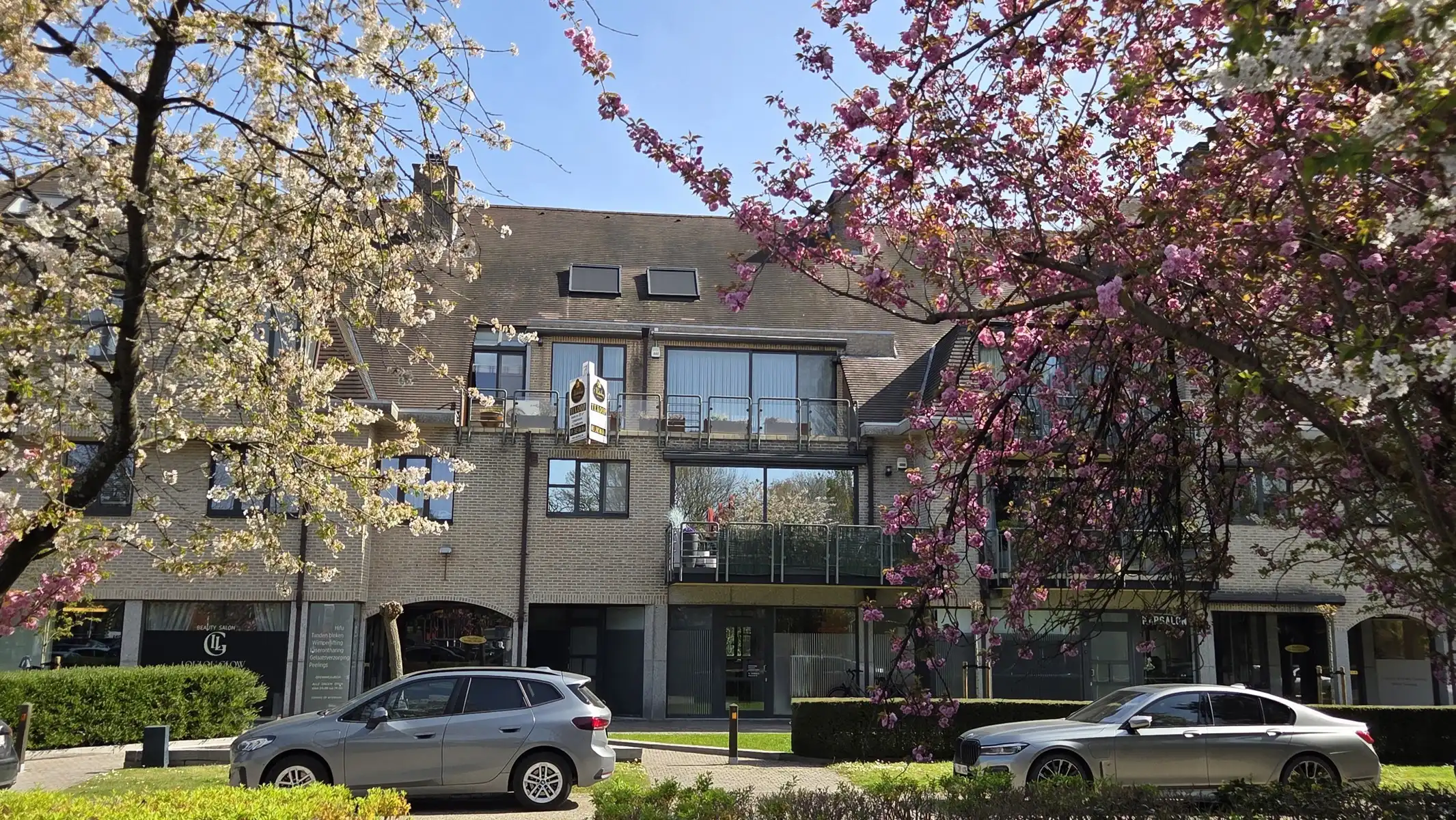 Ruim te renoveren duplex app. in het centrum van Schilde foto 2
