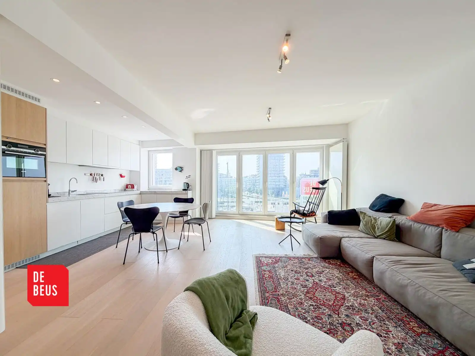 Prachtig appartement met uniek zicht op de jachthaven van Oostende foto {{pictureIndex}}