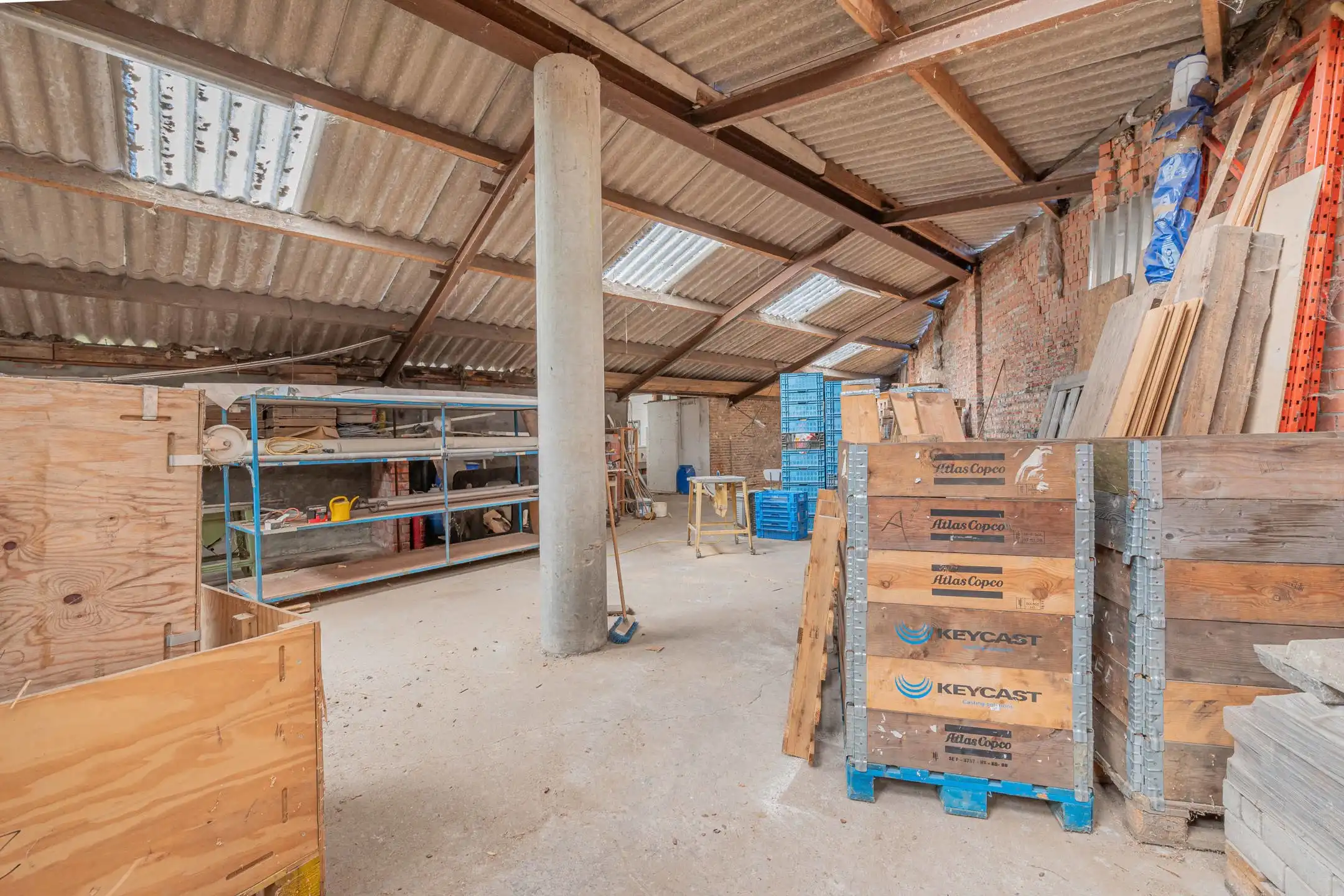 Te renoveren woning met magazijn op ruim perceel (833 m²)  foto 19