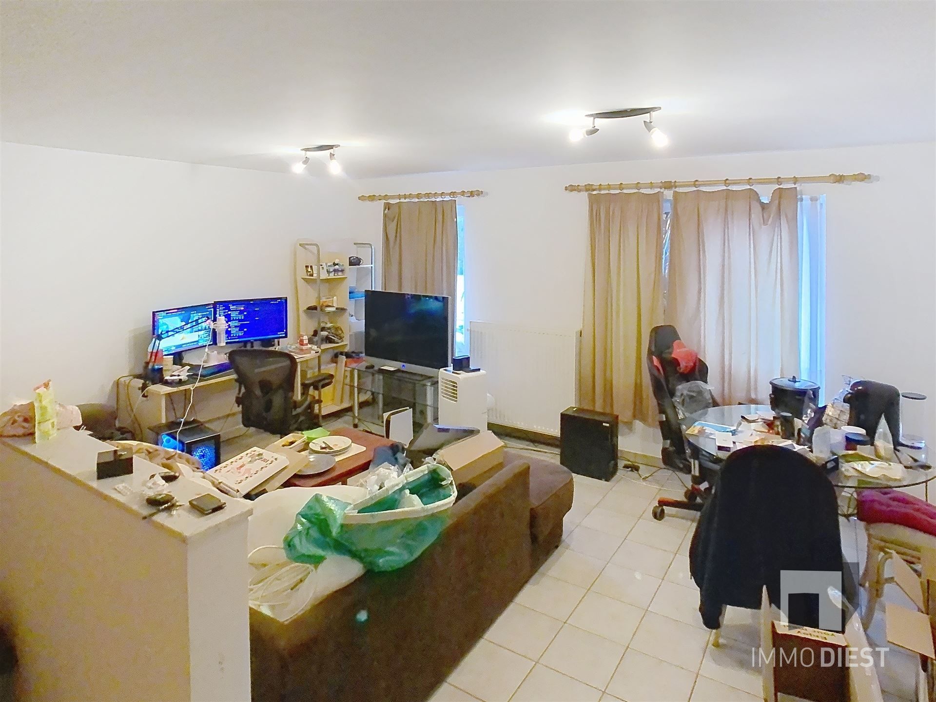 Triplex met 2 slaapkamers en inpandige garage foto 4