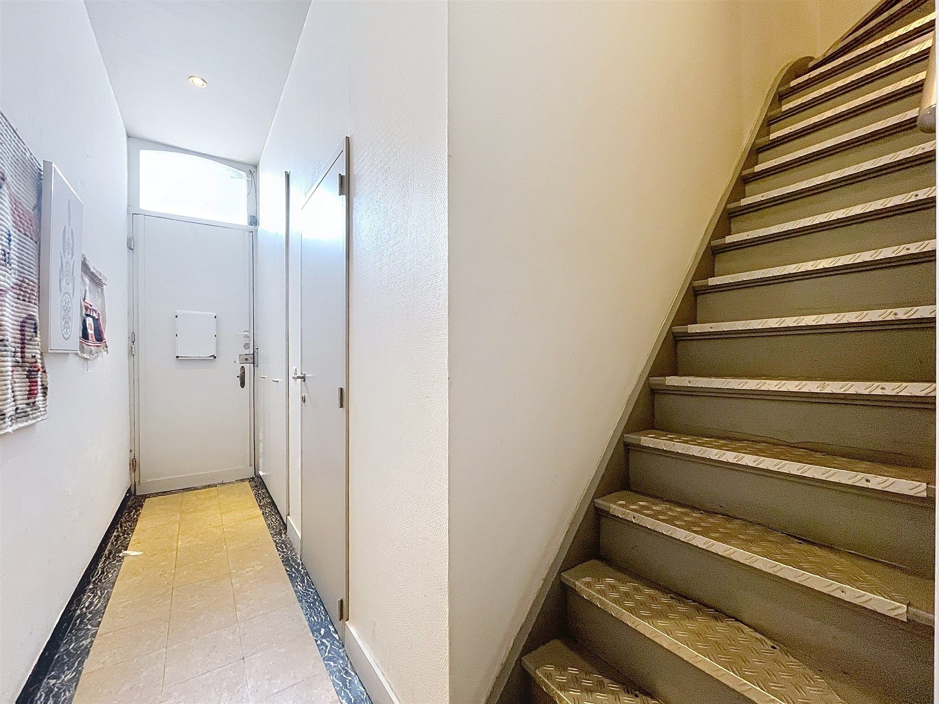 2 appartementen met een handelspand van 200 m² foto 2