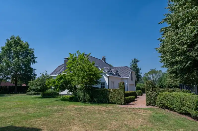 Villa te huur in agrarisch buitengebied van Essen, nabij de grens met Nederland. foto 36