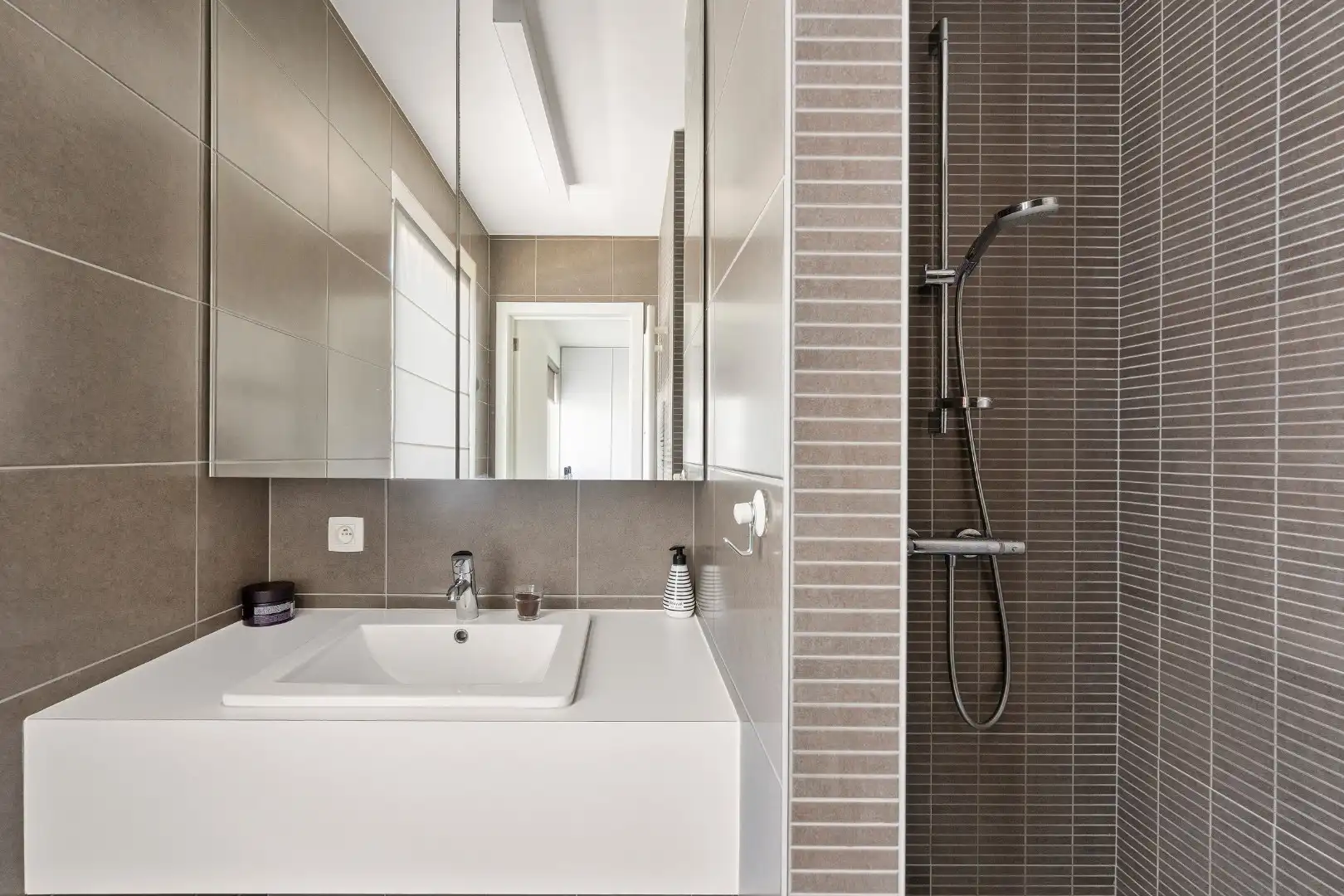 LUXE APPARTEMENT IN EEN OASE VAN RUST & GROEN foto 11