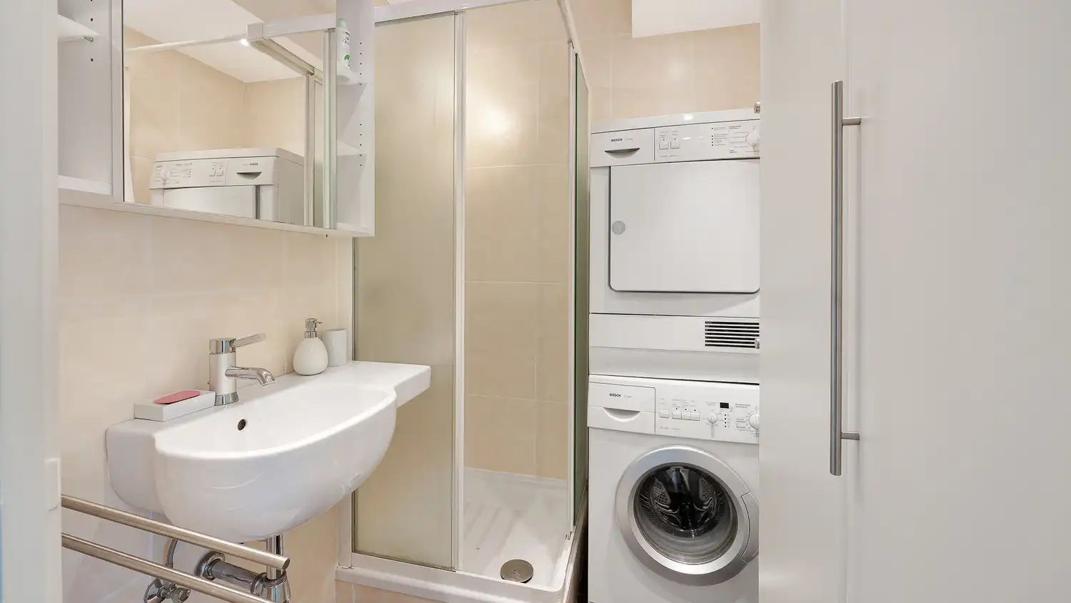 Zongericht ruim 2-slaapkamer appartement met prachtige zichten foto 14
