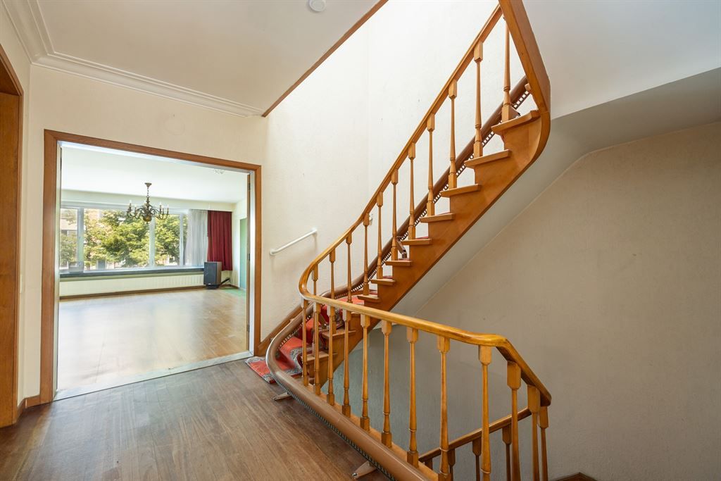  Ruime, karaktervolle bel-etage met grote tuin foto 9